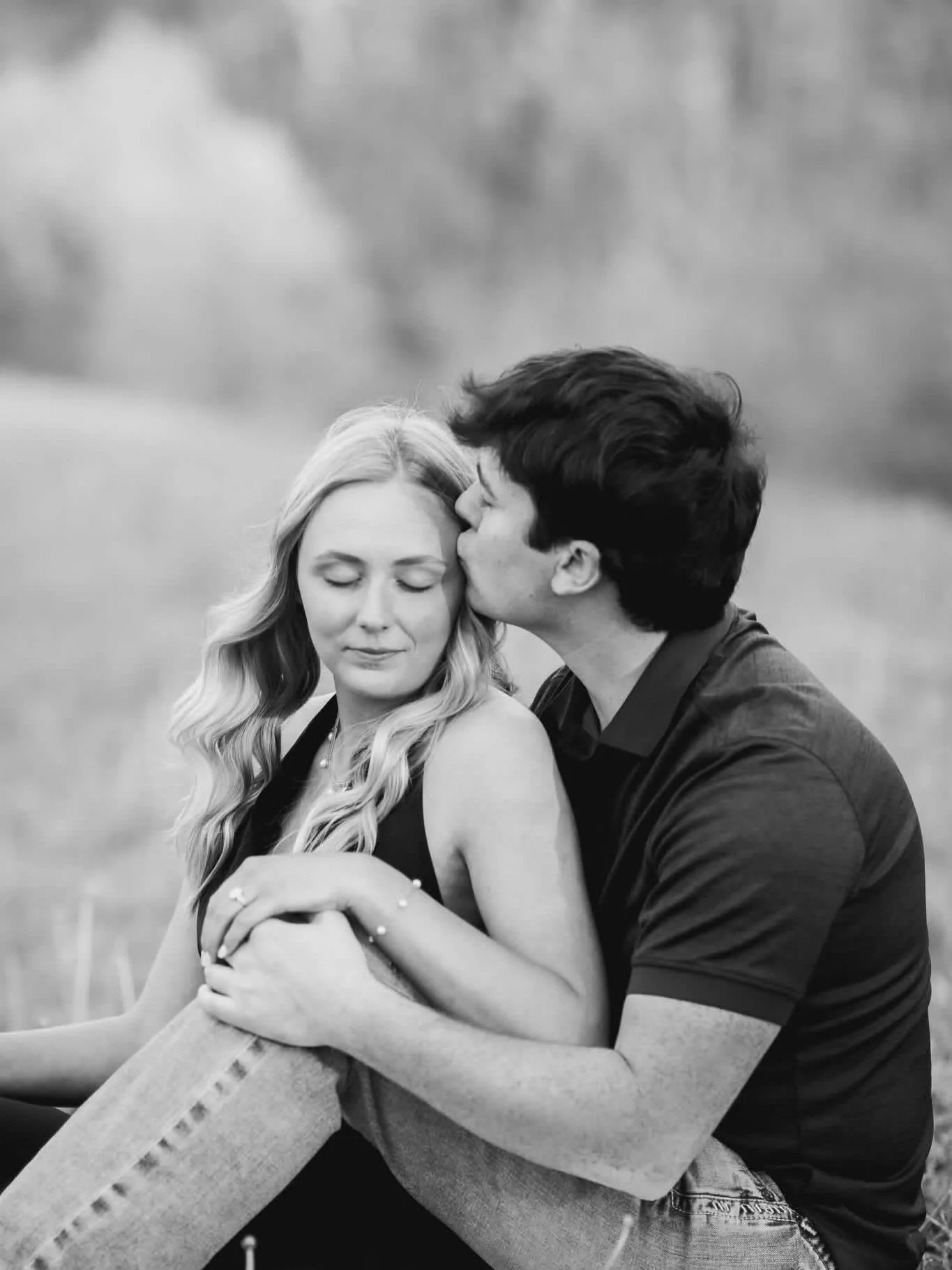 I had so much fun last night with Logan and Caitlyn for their 💍engagement session.💍

➡️We went to Caitlyn&rsquo;s families property and took photos all over. They both enjoy nature and the outdoors so this felt right to celebrate their engagement.
