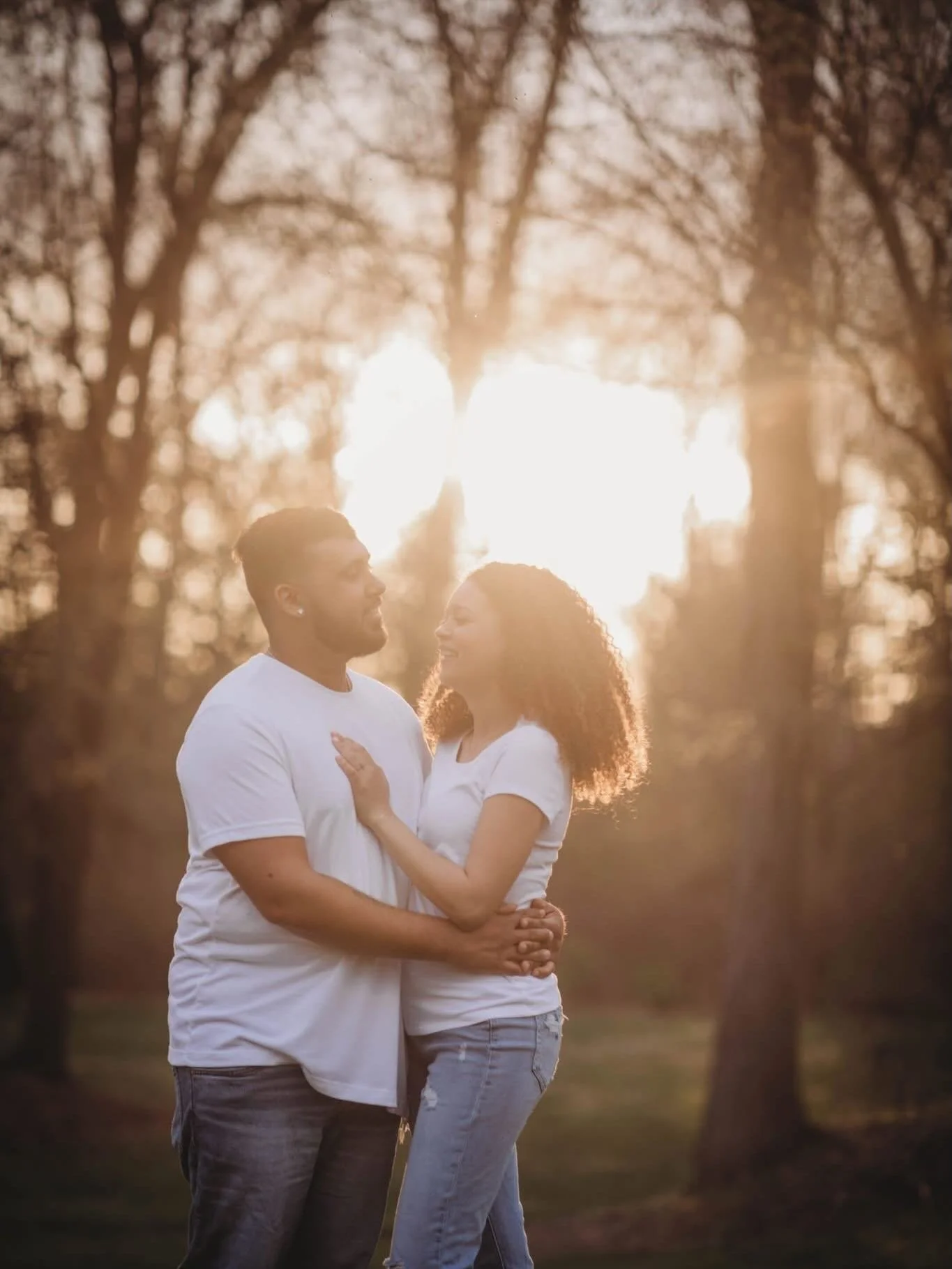 If you are looking for spring sessions, these are the vibes we are going to get!🙌🙌🙌

There is a misconception that summer only has beautiful sunsets, but that isn&rsquo;t true. Spring☀️🌸🌷 can provide beautiful sunsets 🌇 and scenery too. You jus