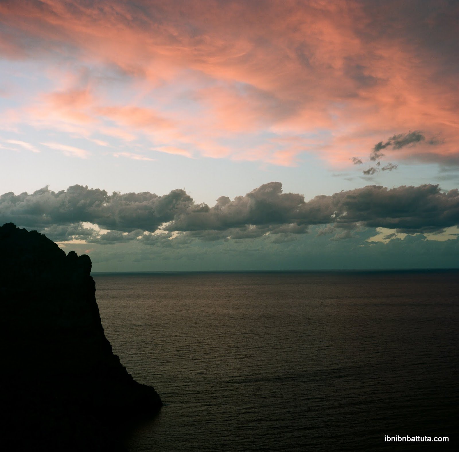  Mallorca's cliffs offer dramatic, unobstructed sunset views. 