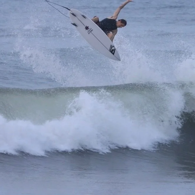 KALE🥬 flying on his KILL DEVIL in Central America 🫡  fresh stock landing at @bungersayville this summer ⛓️&zwj;💥#thrashtheprocess