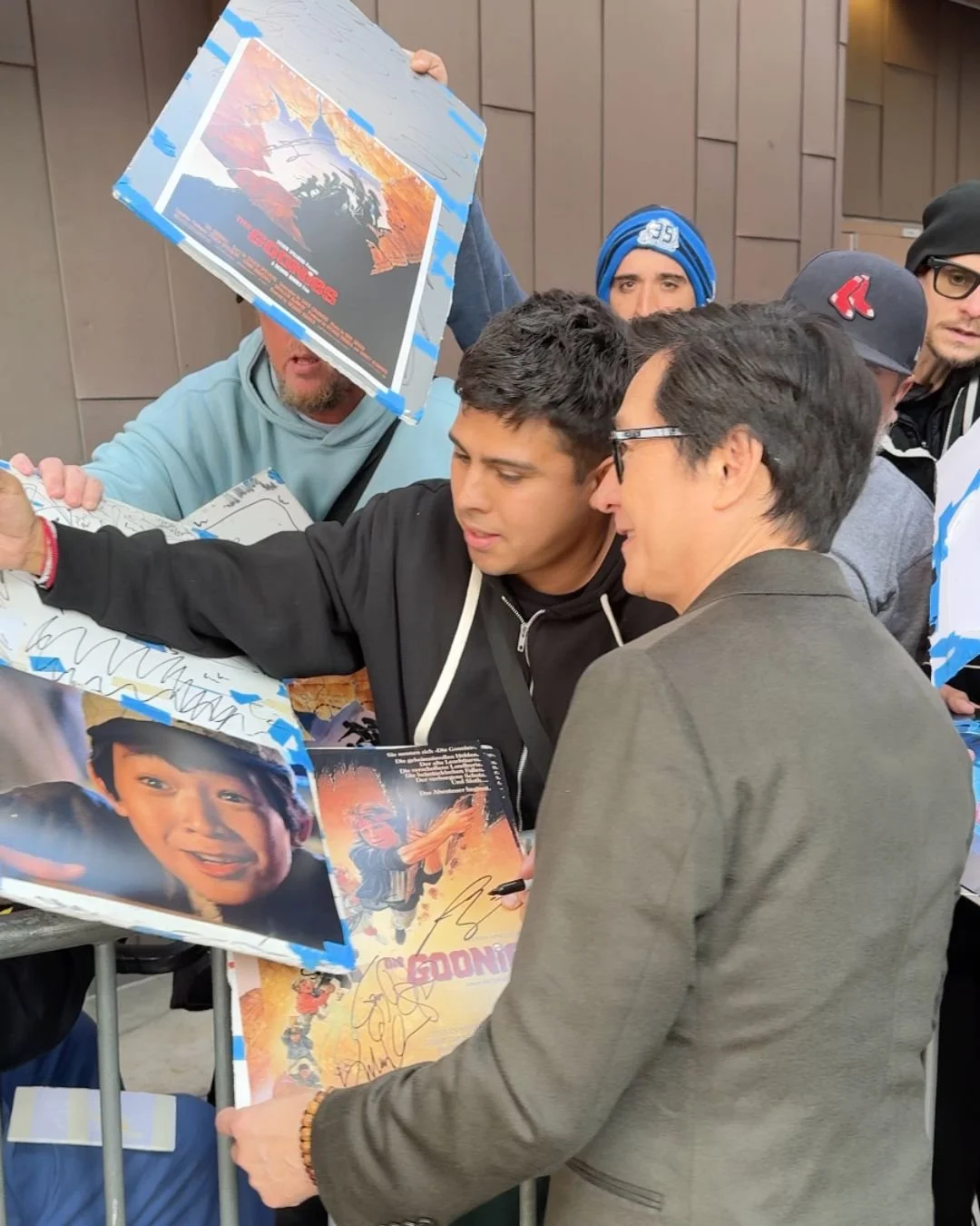 Love Hurts WDR 12.jpg