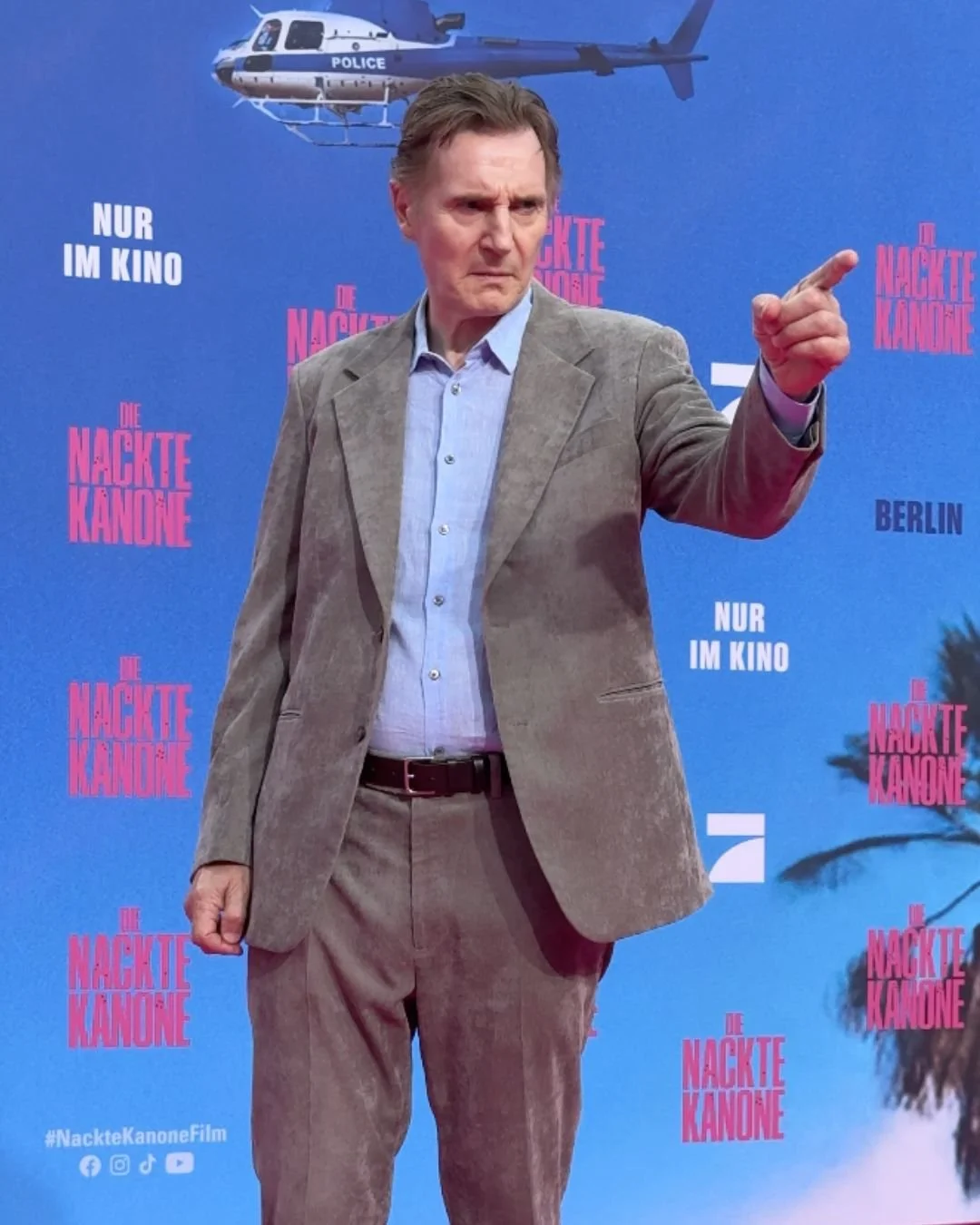 The Naked Gun WDR 13.jpg