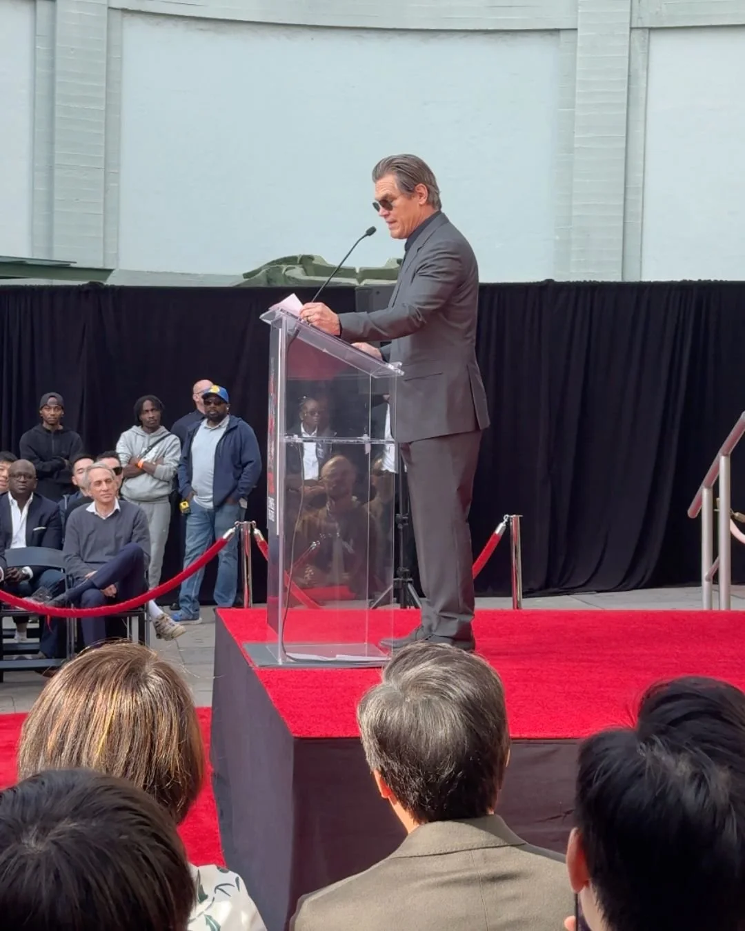 Love Hurts WDR 9.jpg