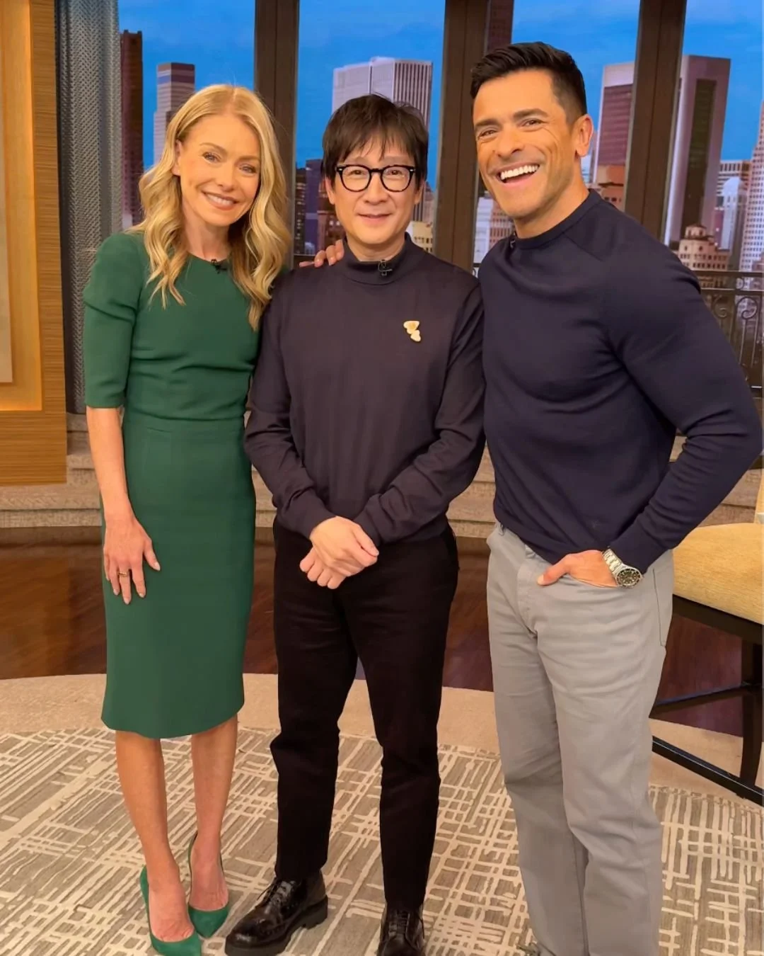 Love Hurts WDR 19.jpg