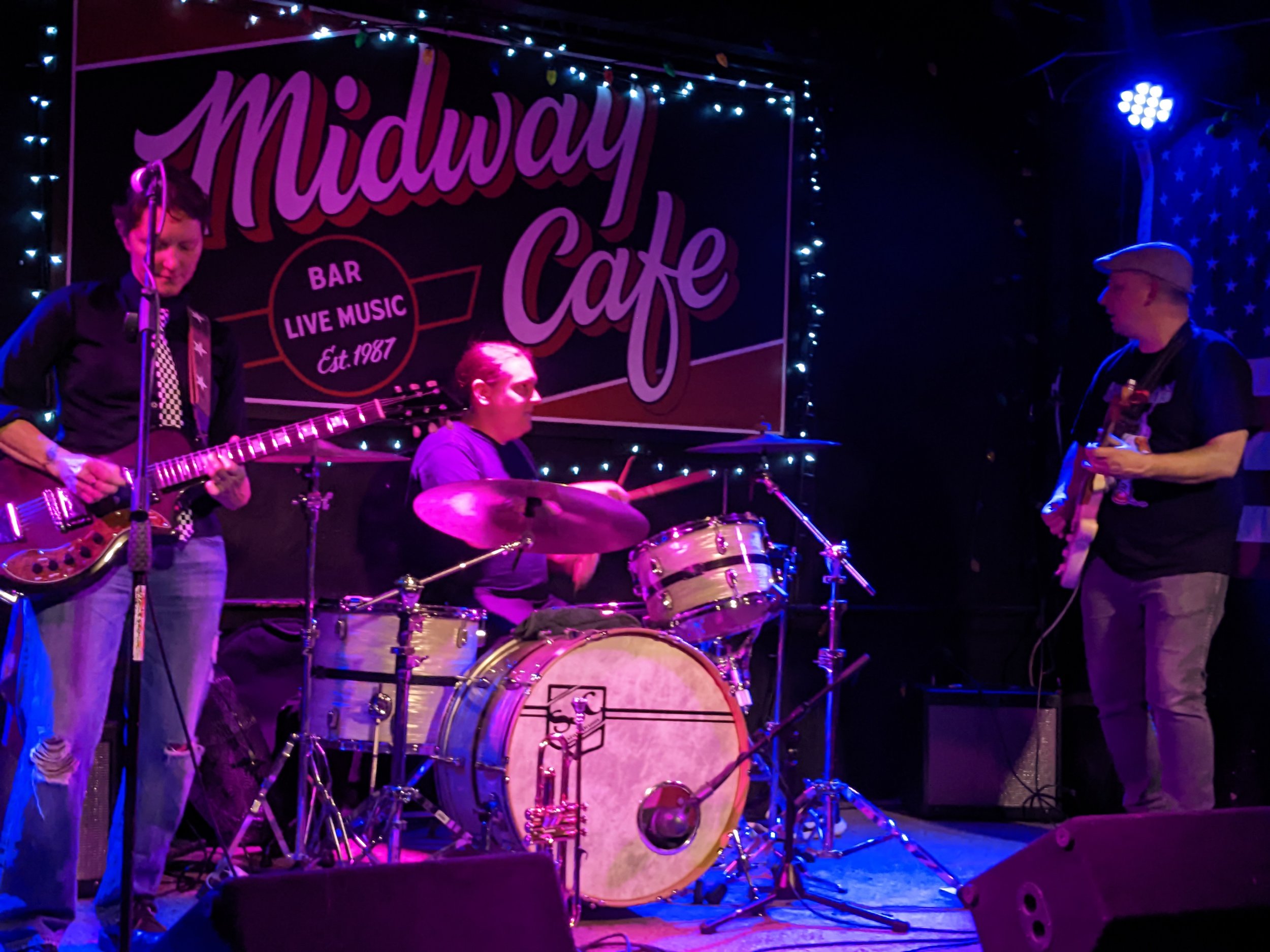 221203_midway cafe_double star (3).jpg
