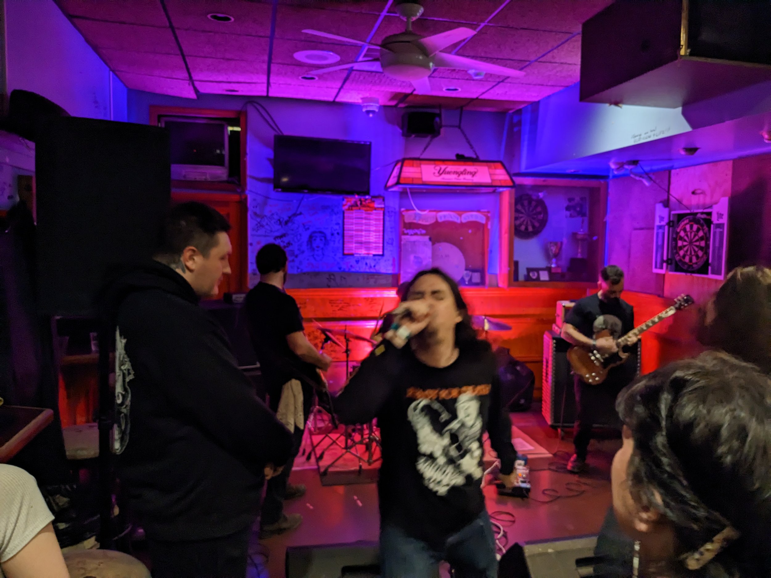 230327-live-review-silhouette-lounge-Nequient (2).jpg