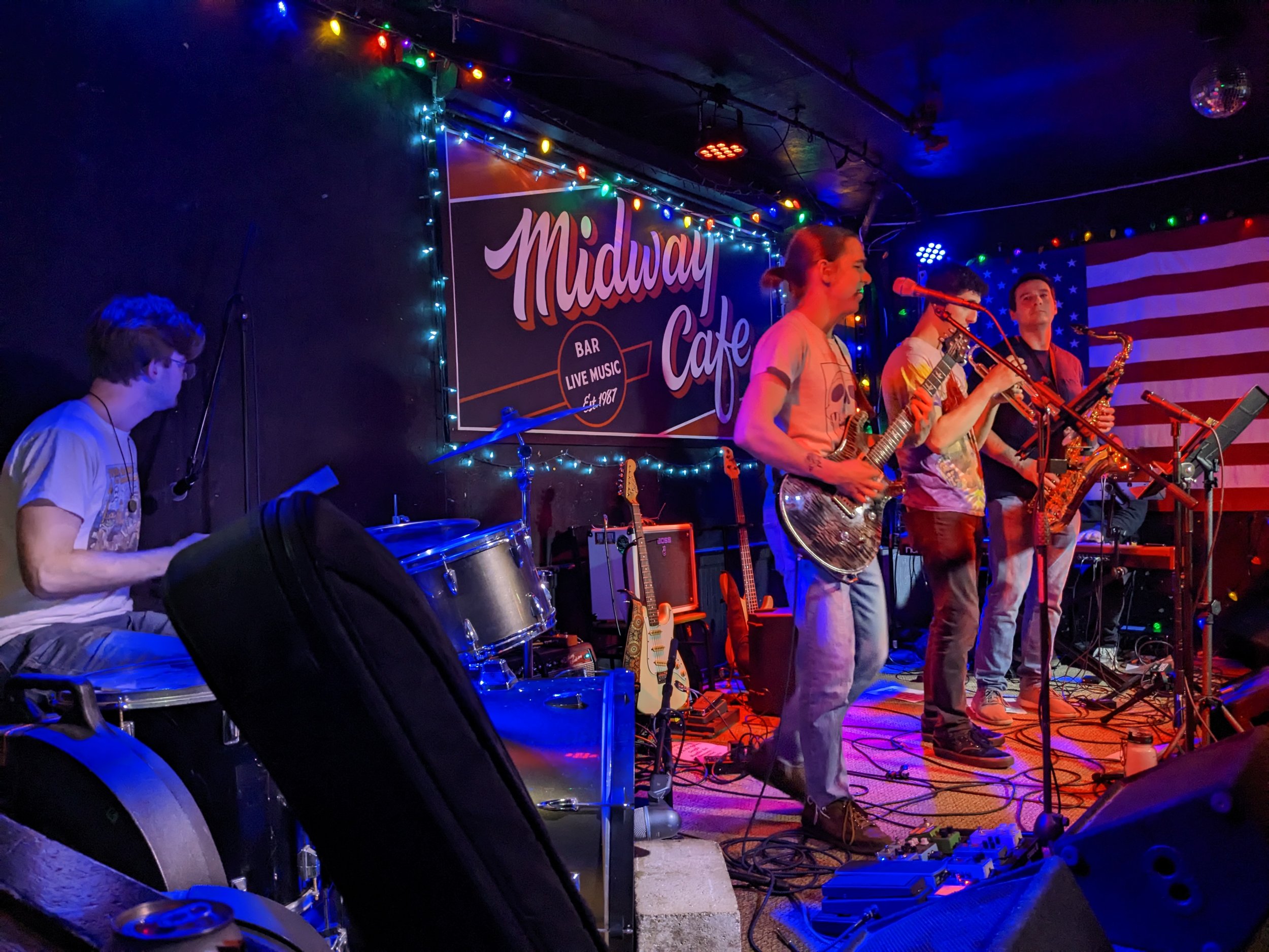 230401-live-review-midway-cafe-david-rubin-band (3).jpg