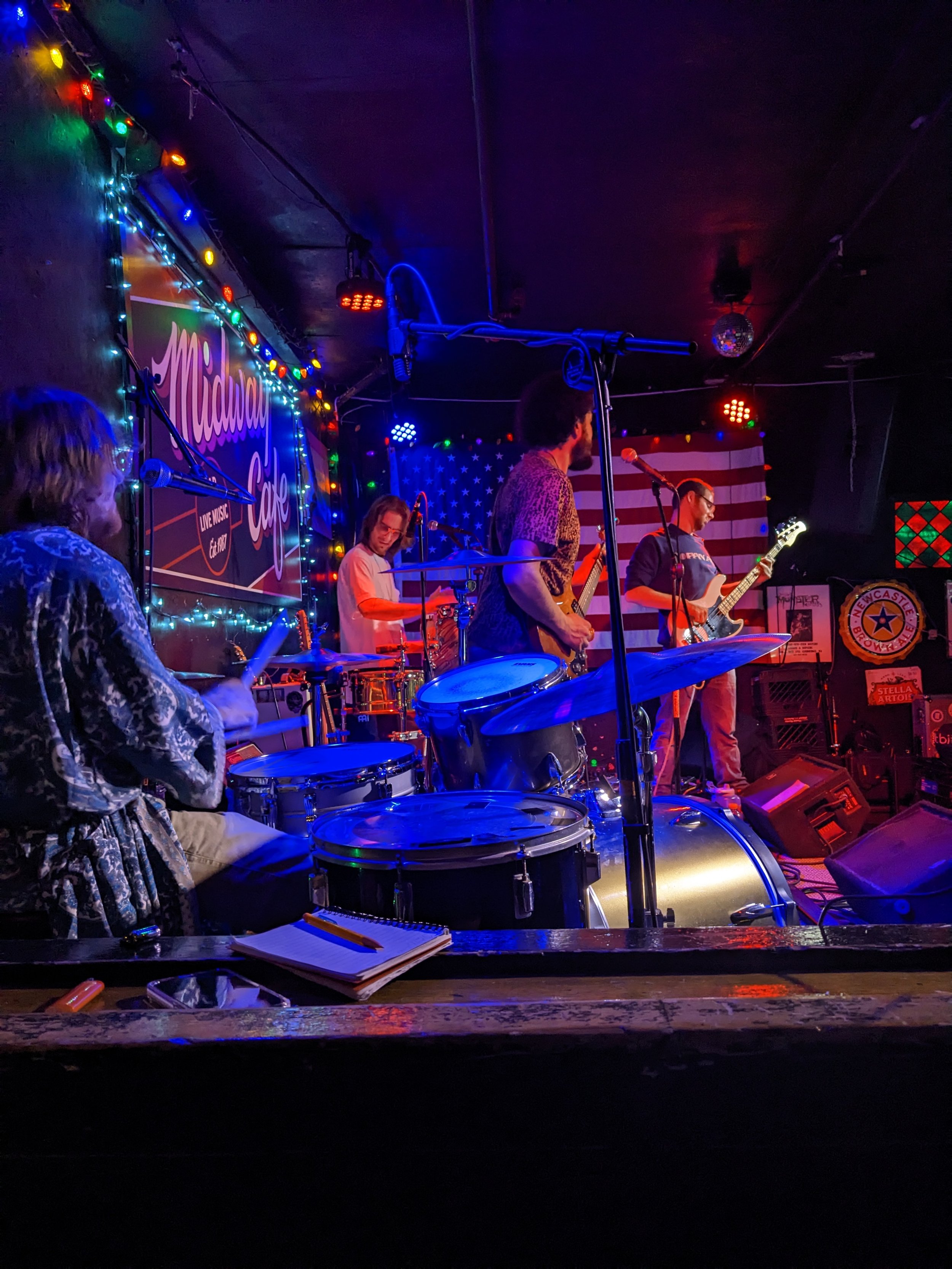 230401-live-review-midway-cafe-hilltop (1).jpg