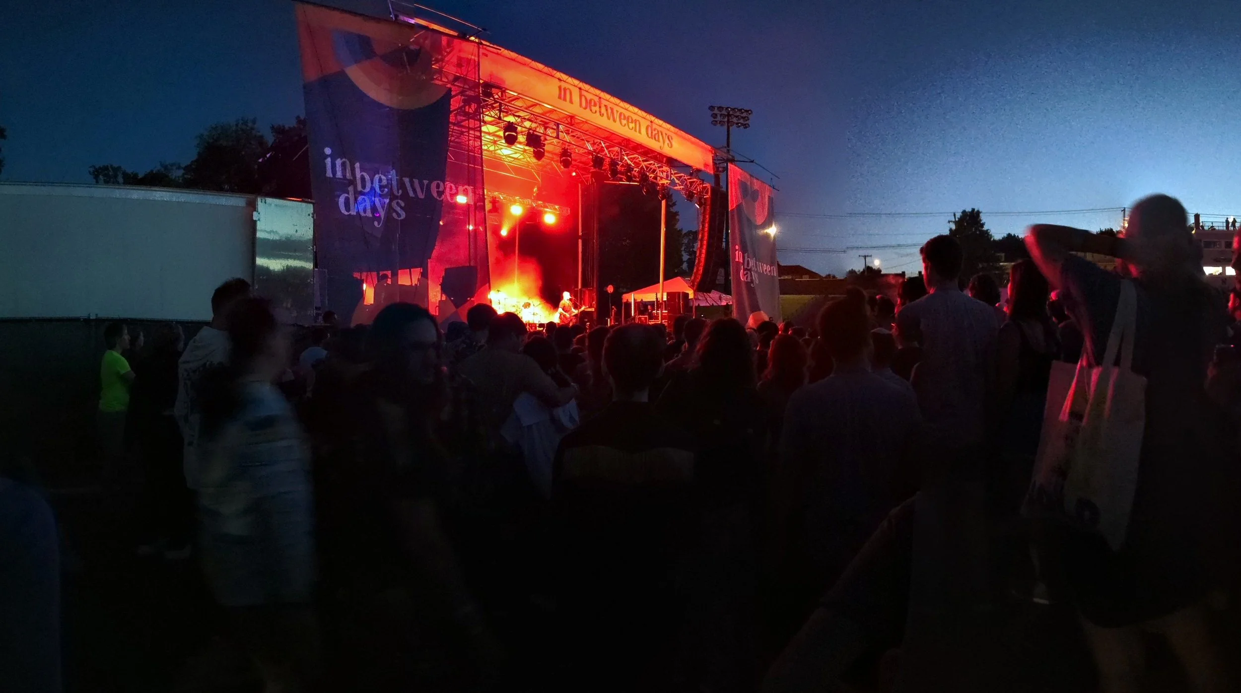 230819-live-review-in-between-days-modest-mouse (4).jpg