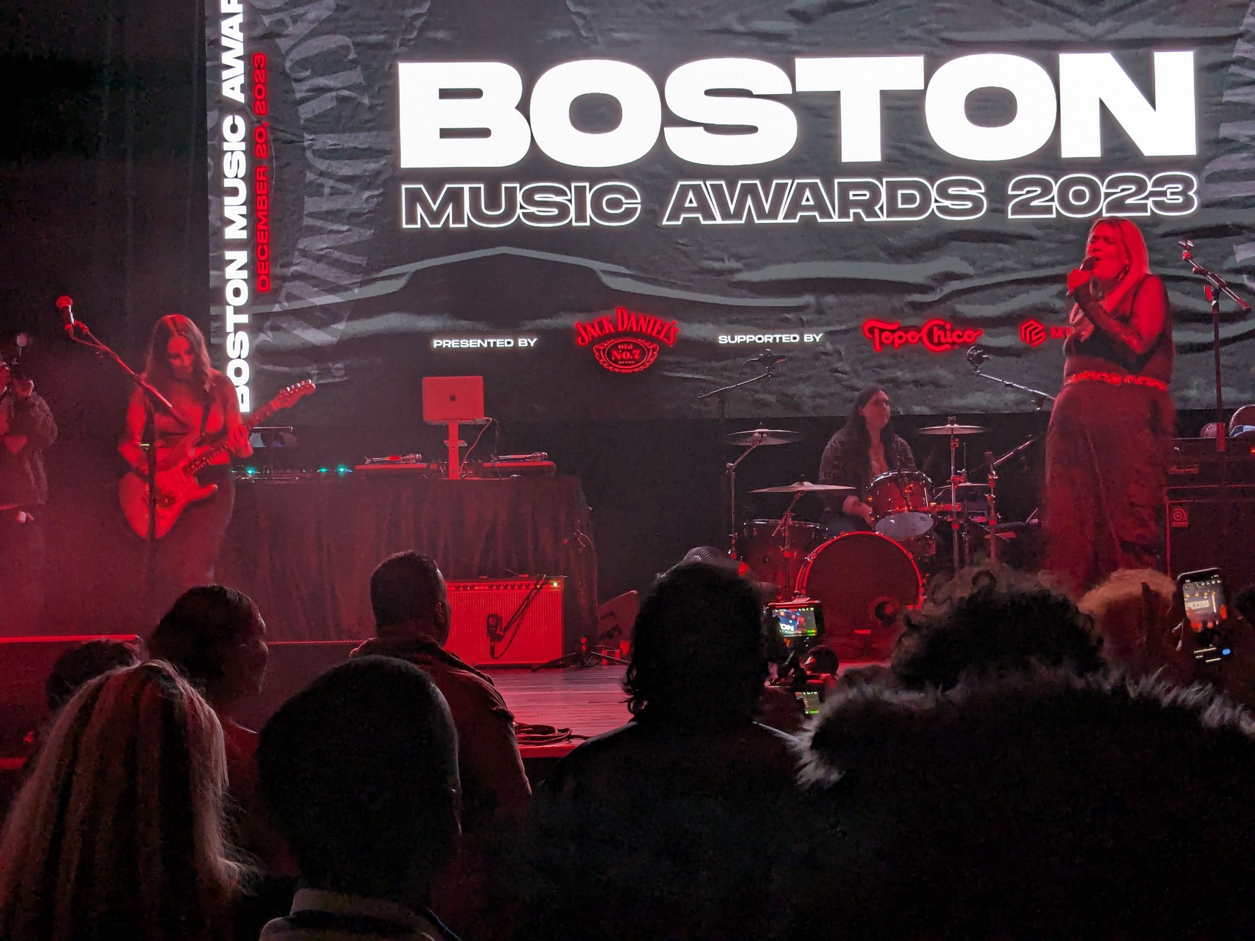 231220-live-review-big-night-live-boston-music-awards-shallow-pools (2).jpg