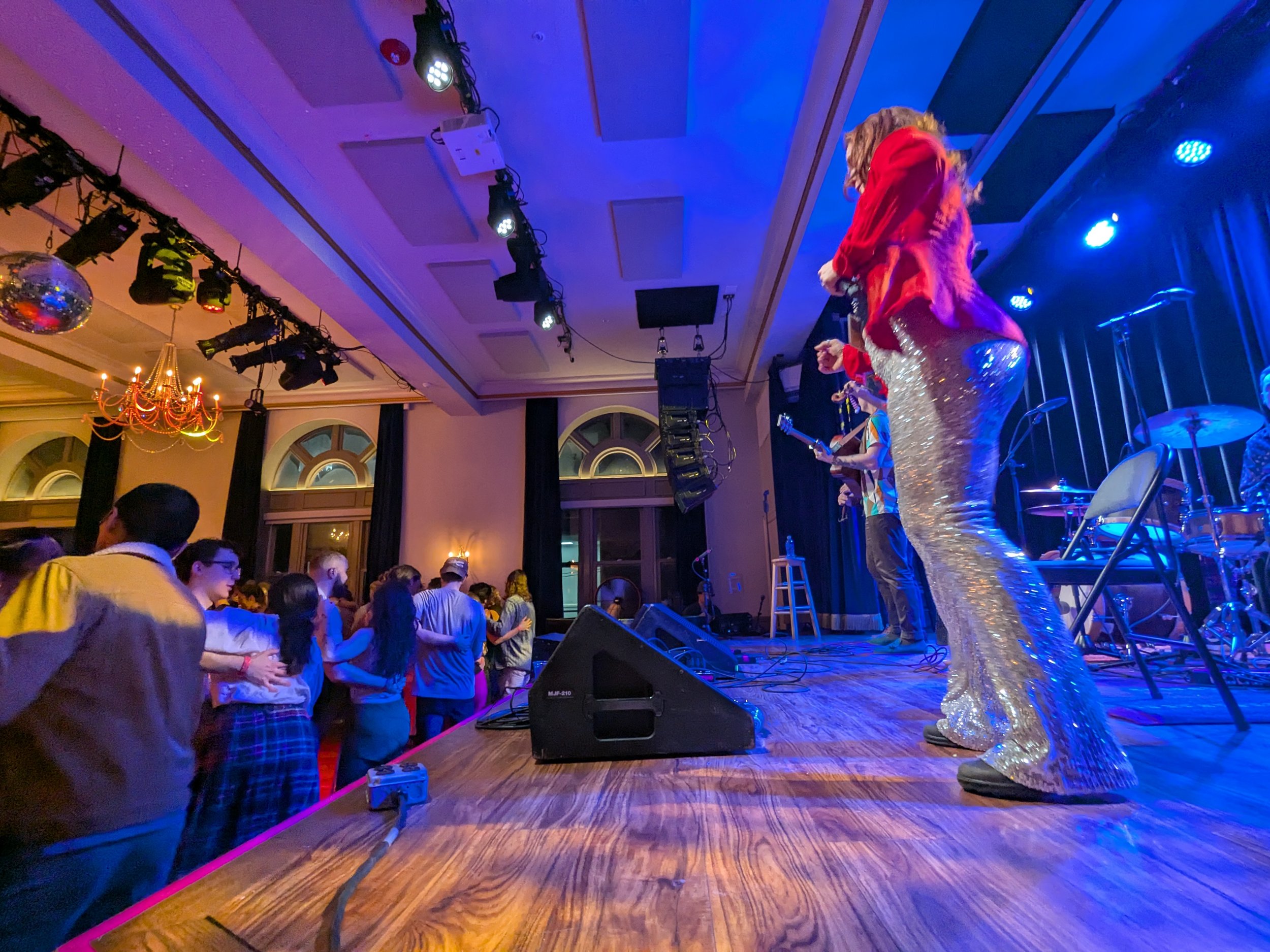 250117-live-review-crystal-ballroom-boston-urban-ceilidh-contra-dance (31).jpg