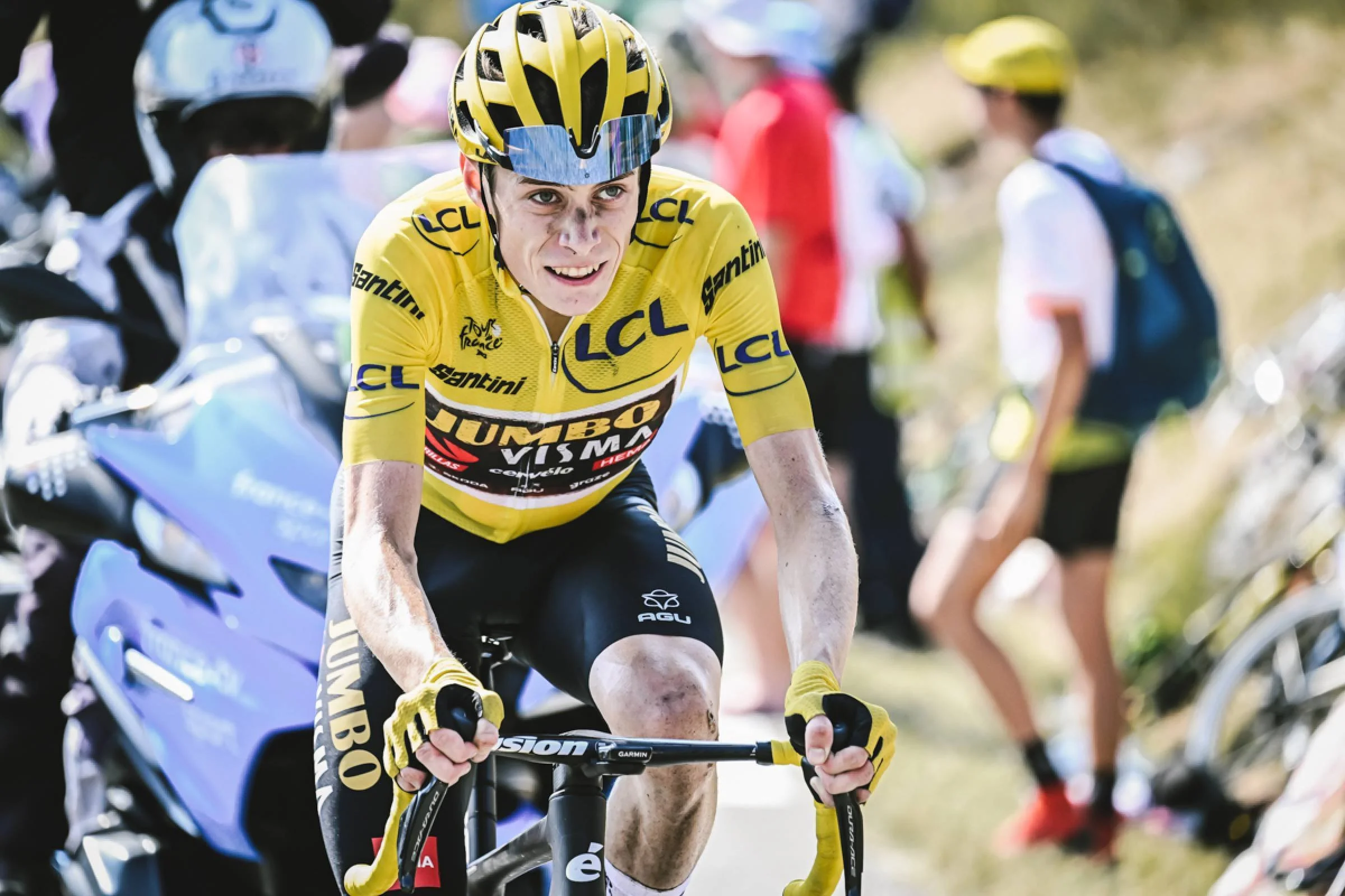 Stage 18: Jonas Blows Kiss