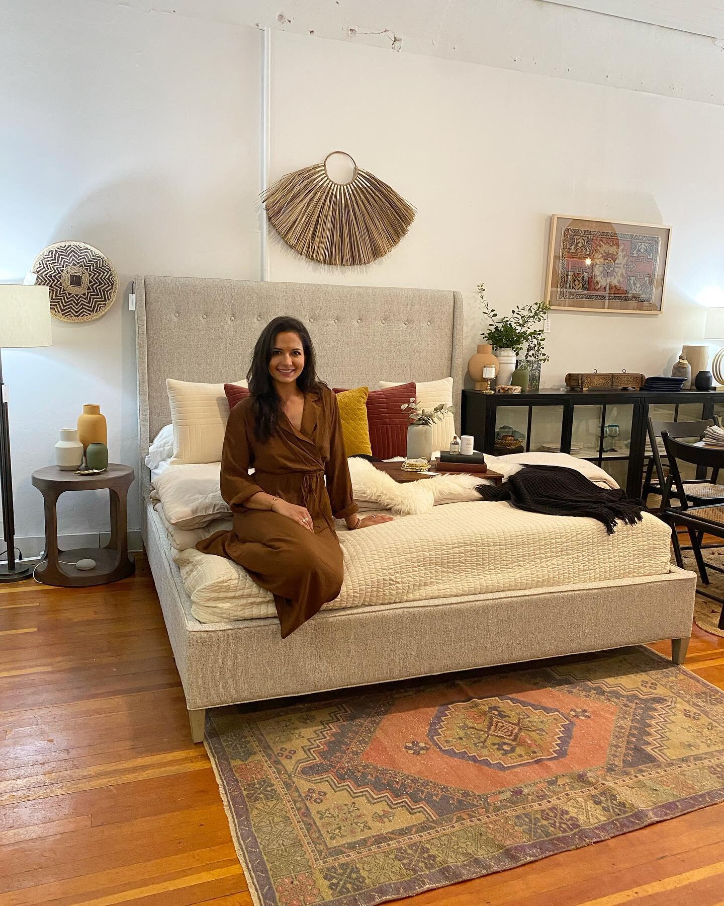 DHAR collaboration ❤️❤️. #soulitudestylist #homestyling #visualmerchandising #airbnbstyle #homedesign #interiordesigner #interiordesign #design #interior #homedecor #home #decor #interiors &nbsp;#furniture #decoration #interiordecor #interiorstyling 