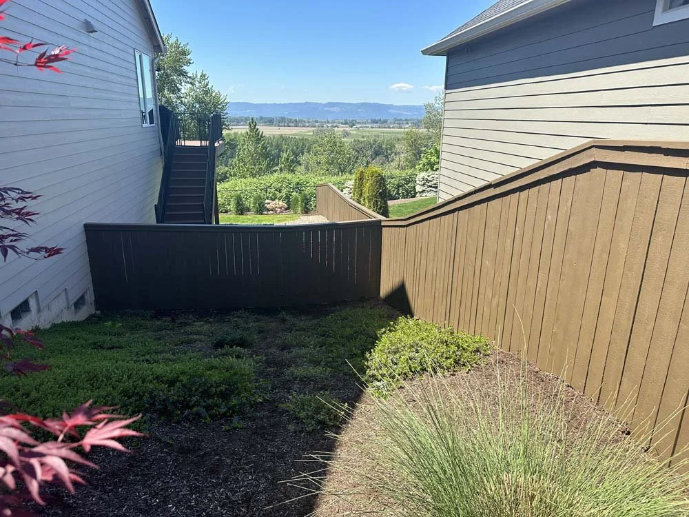 Trillium-Deck fence wood staining-15.jpg