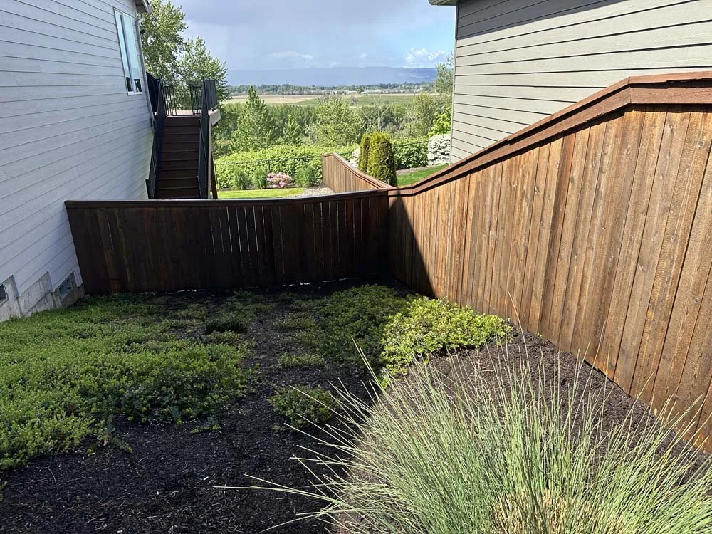 Trillium-Deck fence wood staining-12.jpg