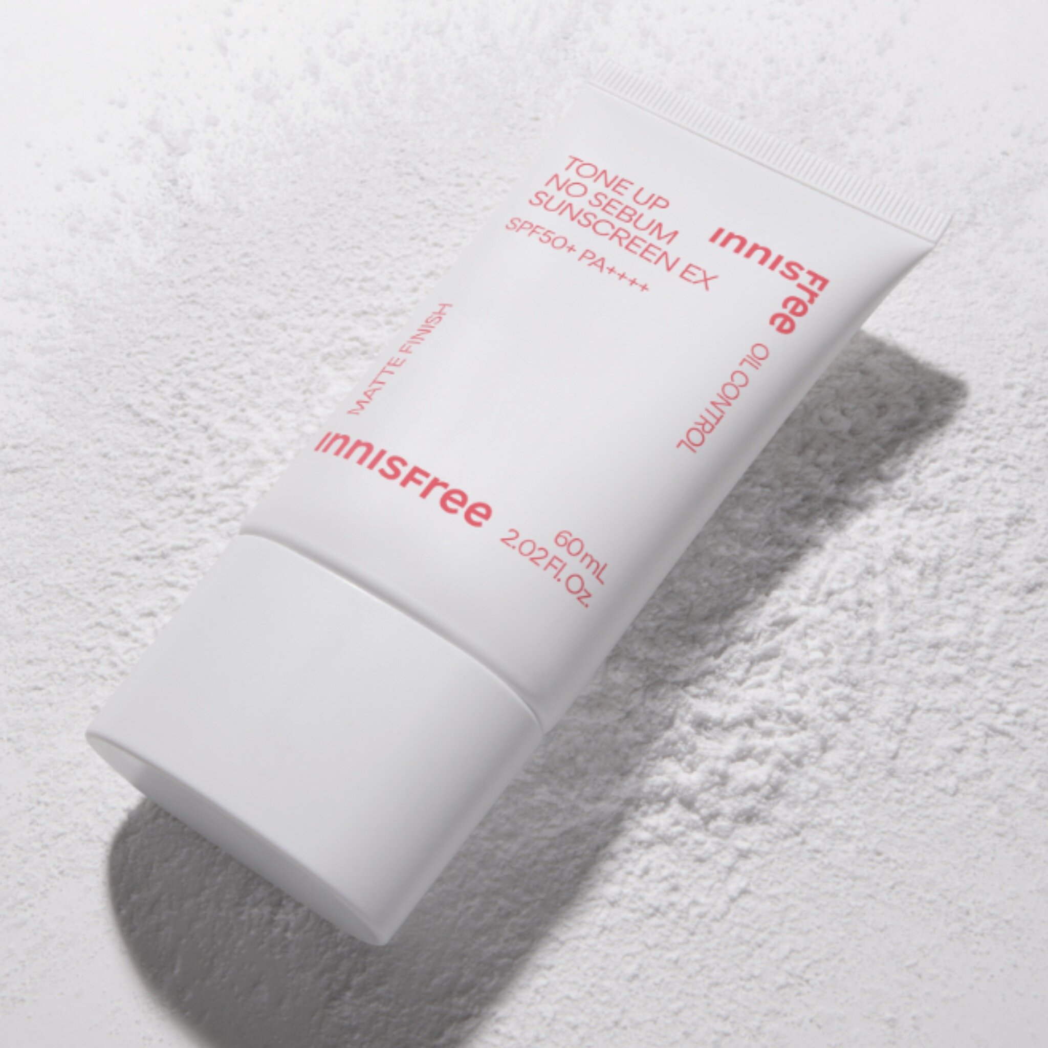 A lightweight and matte-finish sunscreen from Innisfree that will leave your skin shine-free, and looking instantly smoother and brighter. It's infused with sebum control powder that helps keep skin oil-free. It has a slight pink color that provides 