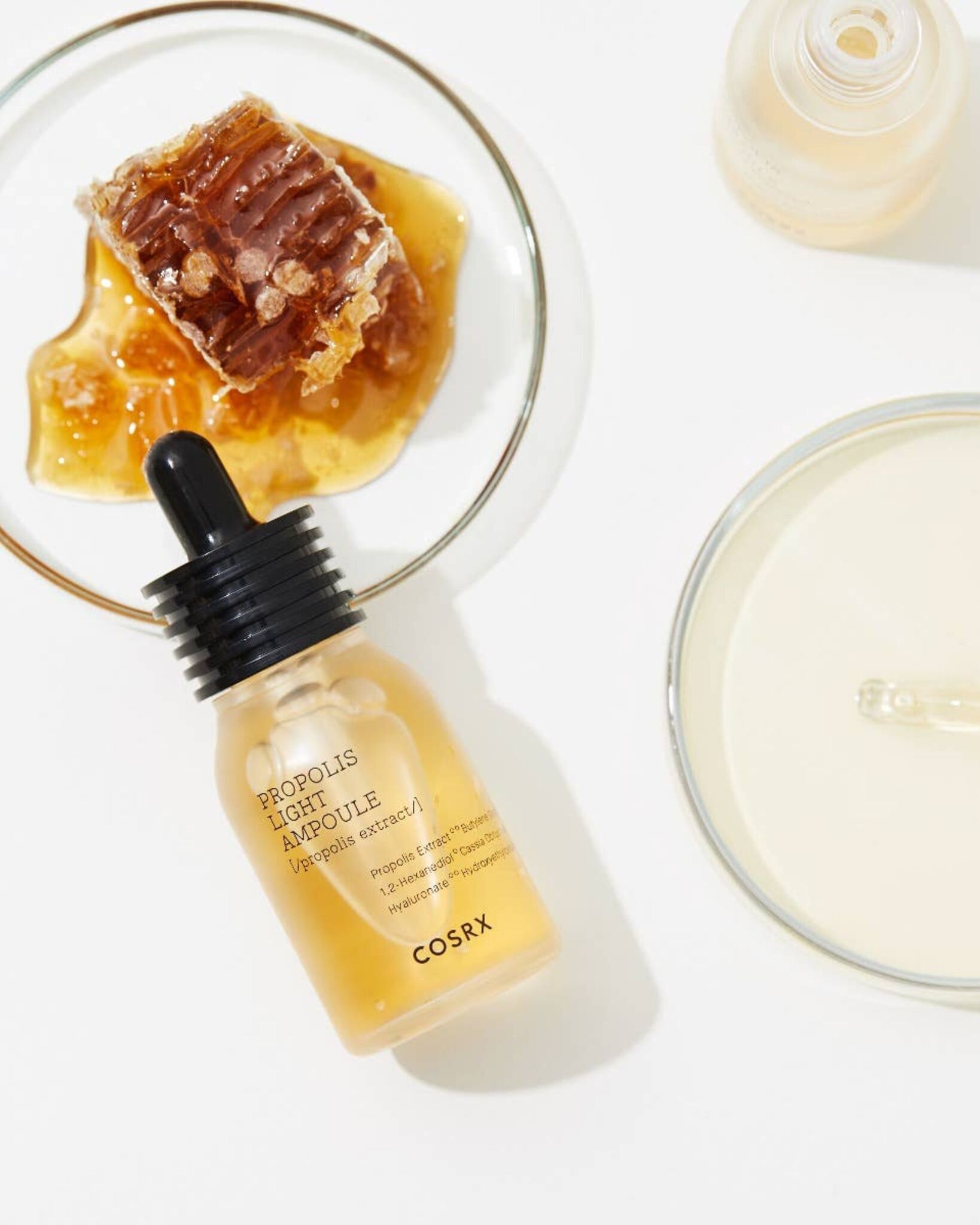 This do-it-all ampoule by COSRX is powered with 83.25% black bee propolis that heals inflamed skin, and banishes acne-causing bacteria. This ampoule is incredibly hydrating and brightening, and will plump up your skin to achieve that dewy, bouncy, gl
