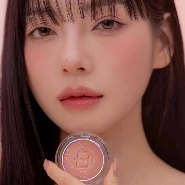 무드플렉스파우더블러쉬-모델컷_03.webp