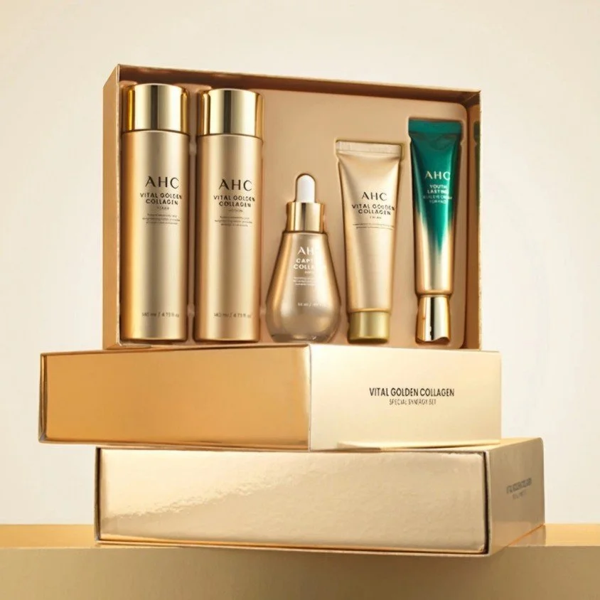 ✨💙 Meet your new complete skincare routine!
The newly arrived AHC Vital Collagen Youth Total Care Set brings together 5 collagen-focused essentials for layered hydration, firming care, and smoother, more radiant-looking skin. From toner to eye cream