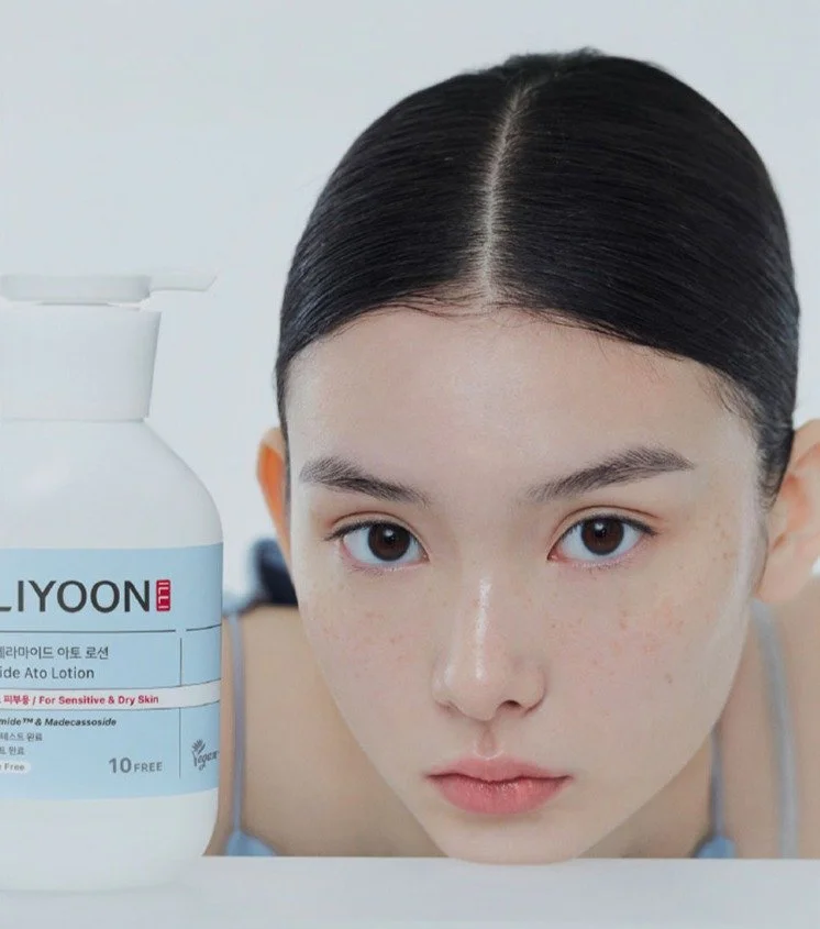 👀✨ Something soothing is coming&hellip;
Get ready to welcome ILLIYOON to OoshTush! 🤍🧴 A K-beauty favorite known for its barrier-focused, moisturizing care is almost here.

Stay tuned. 💫

#ILLIYOON #KoreanSkincare #KBeauty #KoreanMoisturizer #Skin