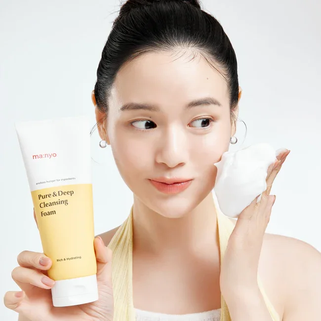 Ma_nyo_Pure_Deep_Cleansing_Foam_100ml_MODEL.webp
