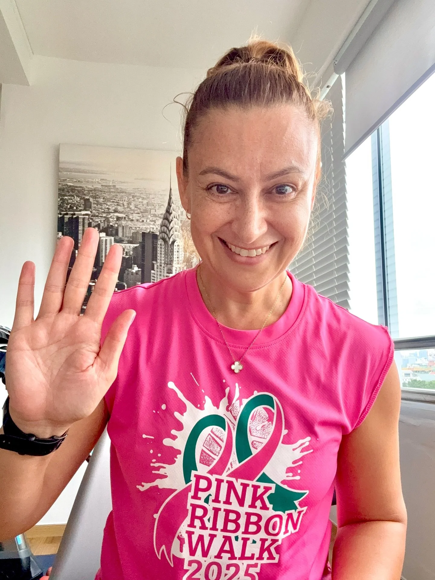 💕October may almost be over, but I&rsquo;m just taking a moment to break from my usual colour tones and support Breast Cancer Awareness month with a bit of &lsquo;pink&rsquo; 🩷

👟💕 Earlier in the month I was able to join the @pinkribbonwalksg to 