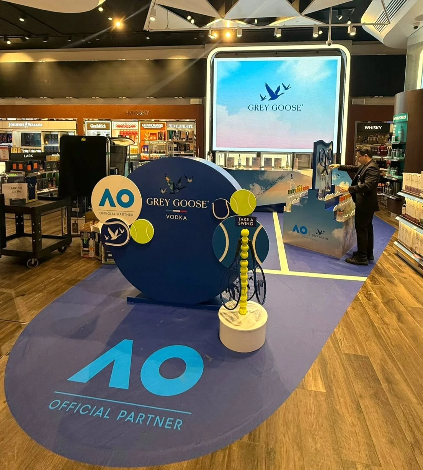 A moment of luxury in motion with Grey Goose x AO🎾✨️

📍Lotte Melbourne Departures

Installation: @artandsoul.com.au
Design &amp; fabrication: @artandsoul.com.au

#greygoose #ao #travelretail #artandsoul #australiaopen