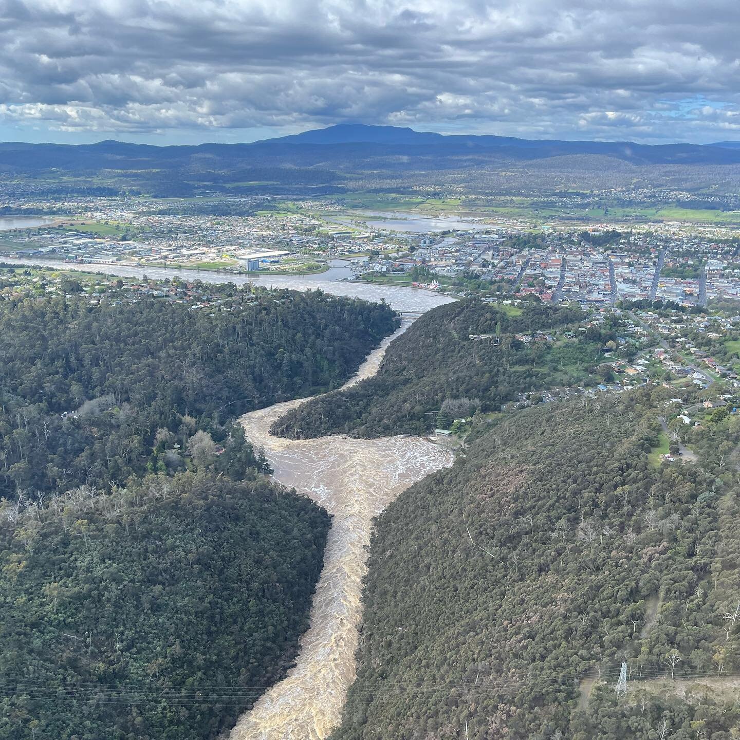 Did you know you can see Cataract Gorge from the sky with a scenic flight? The weather for Wednesday and Thursday is looking great in Launceston - the perfect opportunity for our 20min Tamar Taster scenic flight! Call or message us to get a spectacul