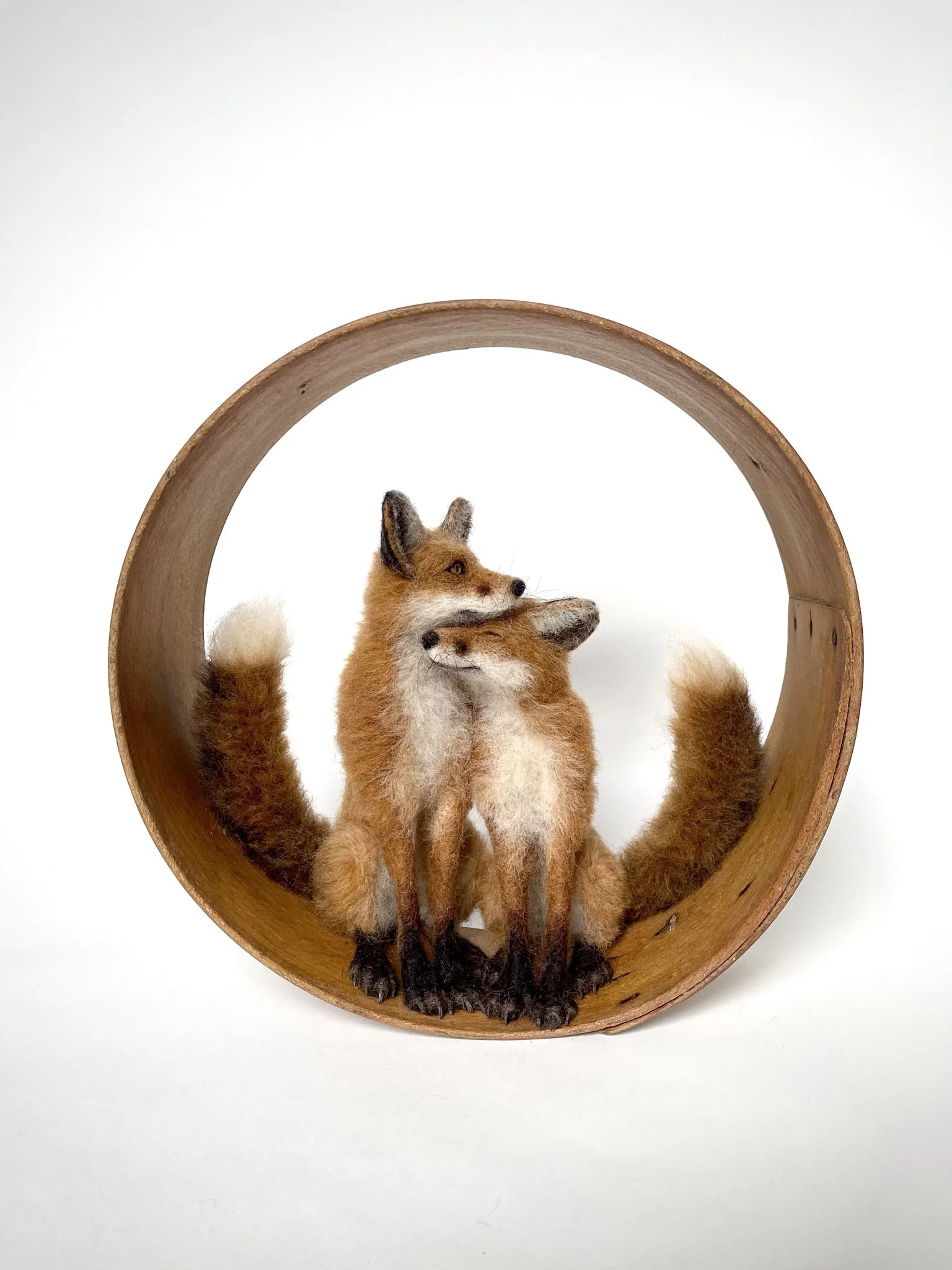 9.5 x 9.5 x 3 inches