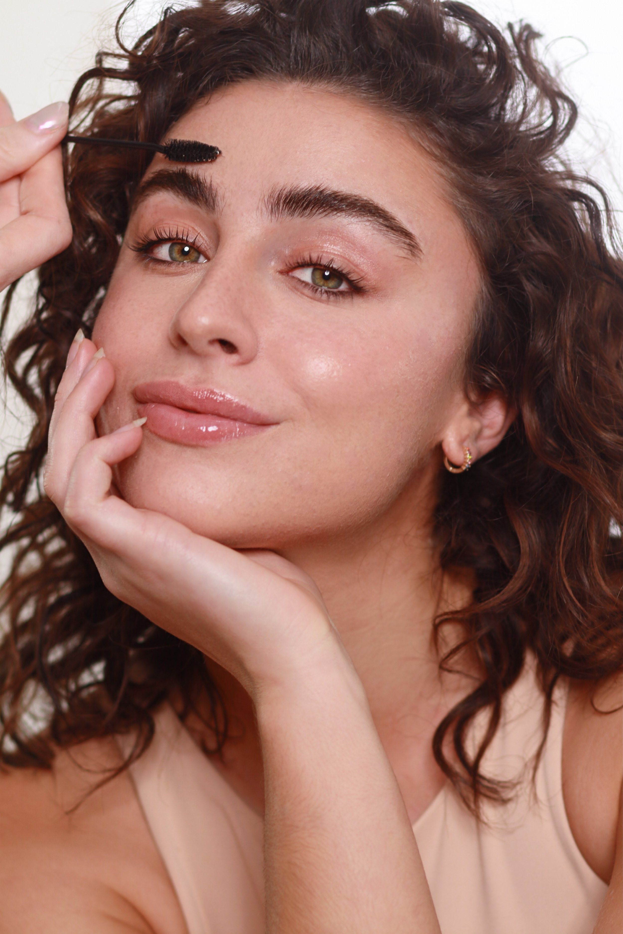 Portrait_Model_RestructurationSourcils.jpeg