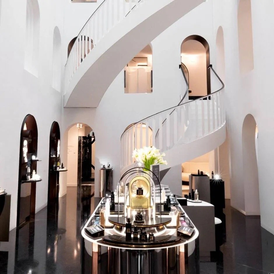 Inside Carita's Soin Régénérant Haute Brillance at 11 Faubourg Saint-Honoré