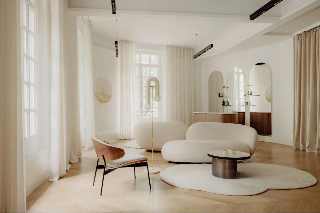 The Needle of Light: My Luxopuncture Journey at The Experimental Place, Paris