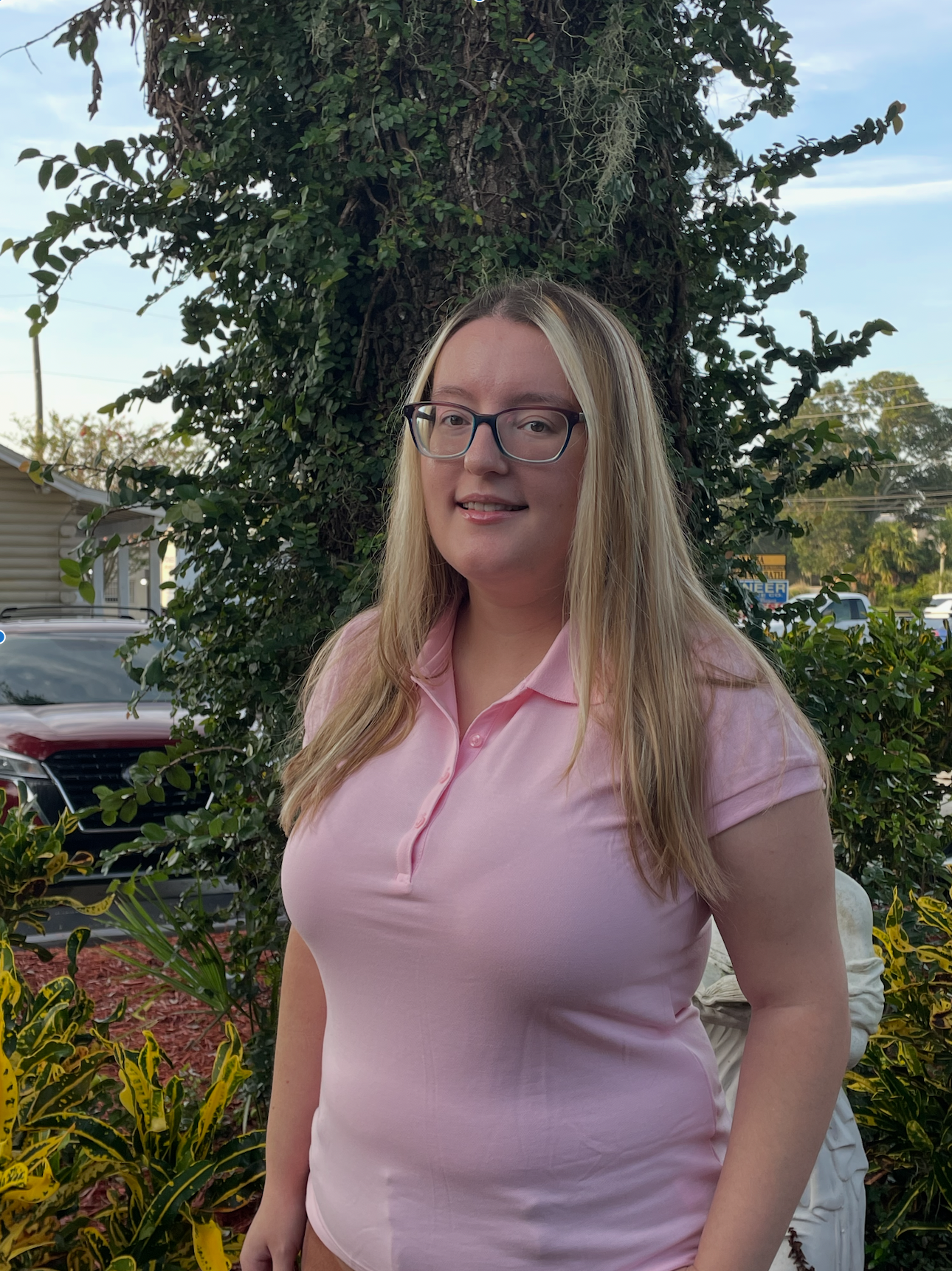 Photo of Ms. Victoria
