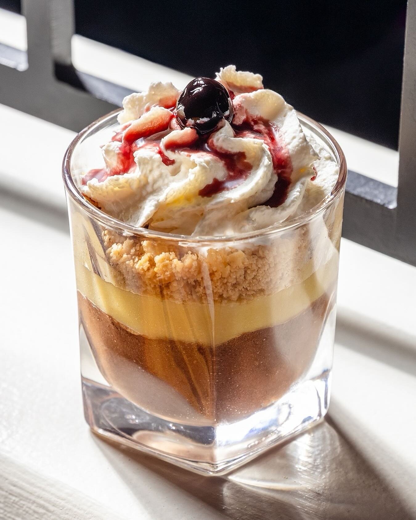 Oh, hey there, gorgeous&hellip; 😊

Introducing our newly updated Chocolate Mousse, featuring Marcona almond biscotti crumble, banana curd, amarena cherries, and vanilla chantilly&hellip; need we say more?

Join us for an elegant and truly delicious 