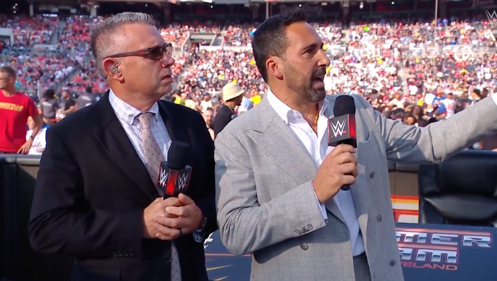 A WWE megkeveri a kommentátor csapatokat szeptembertől