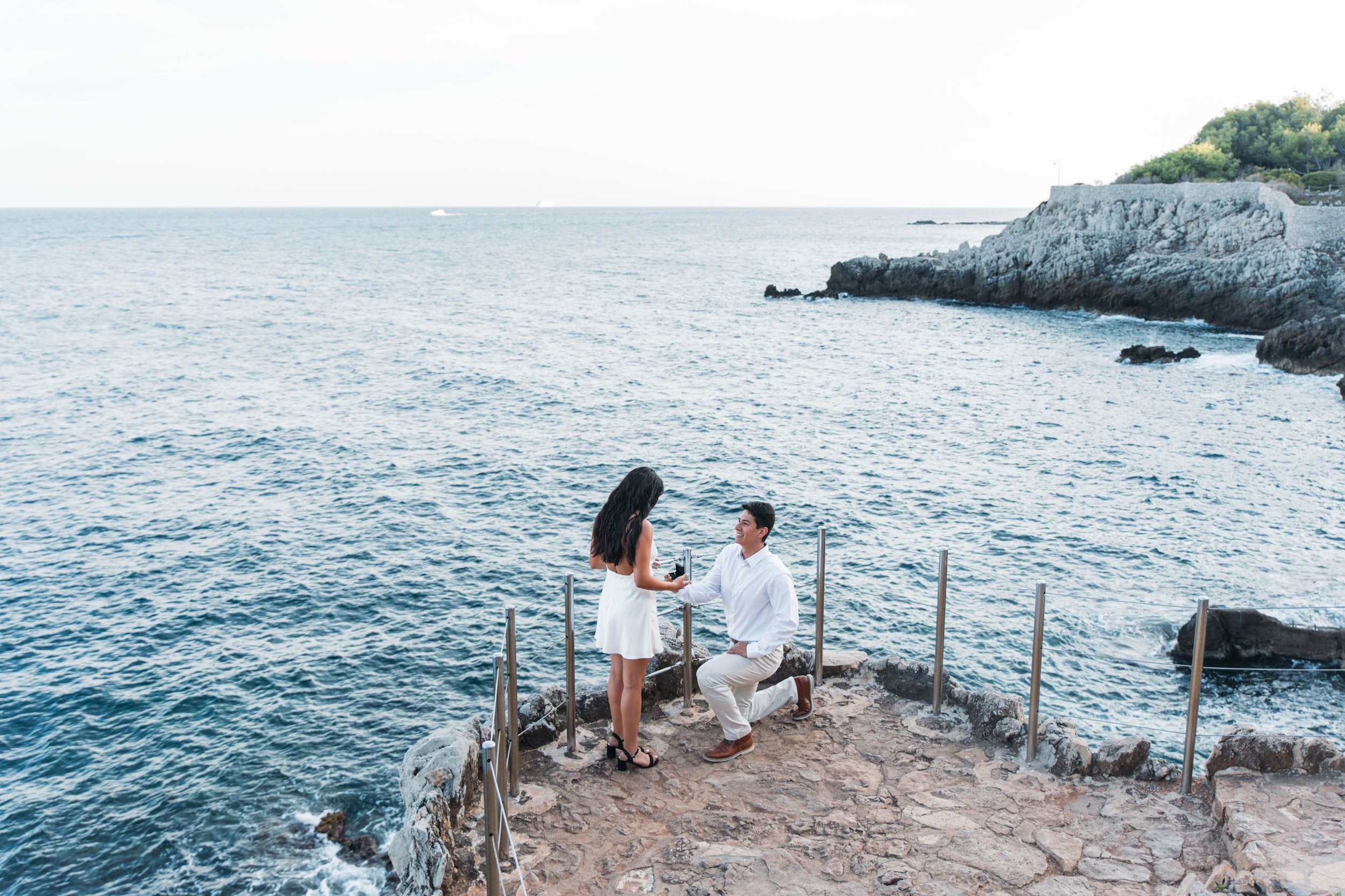 Surprise proposal Cap d'Antibes