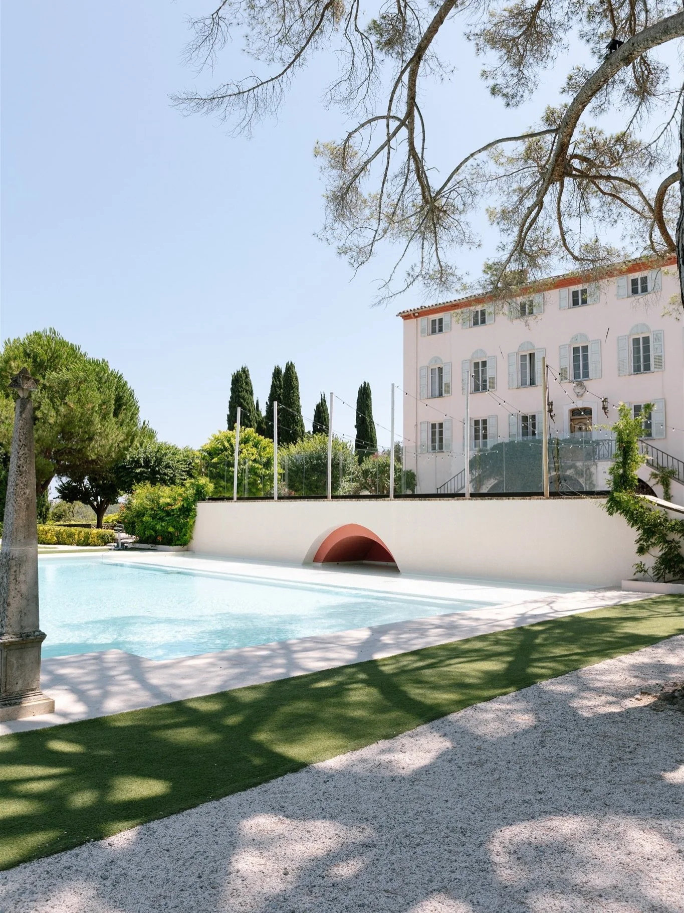 The prettiest wedding venue @bastideduroy 🤍
Every corner has something special, and the whole space calls for beautiful celebrations.

#southoffrancewedding #frenchrivierawedding #provencewedding