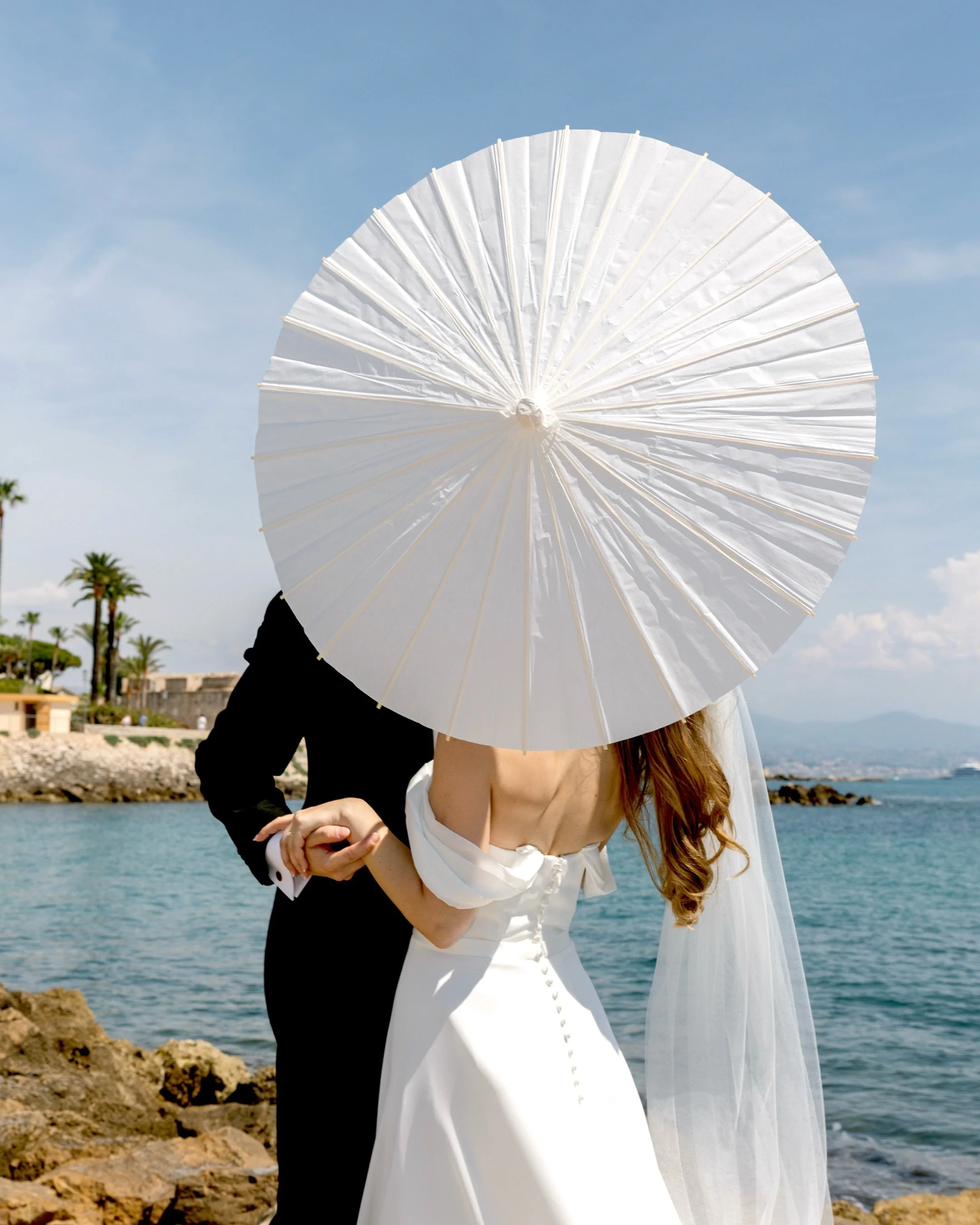 The magic of the first look on the beach in the south of France.

Even the unforgiving midday sun worked with us on this one. The iconic French Riviera showed up in all its glory for C&amp;E with the colours we all know and love.

#southoffranceweddi
