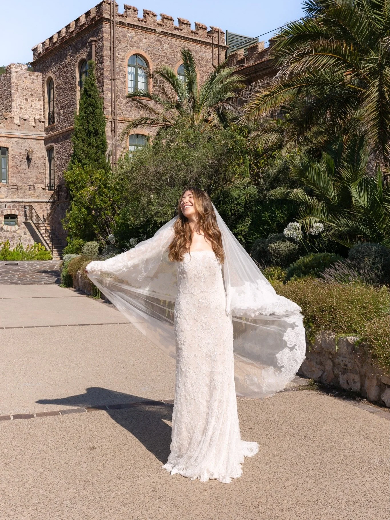 The girl. The dress. The castle.

Oh, to elope on the French Riviera in a castle by the sea 🤍

Venue @chateaudetheoule 
Dress @anthropologieweddings 

#frenchrivierawedding #southoffrancewedding #provencewedding