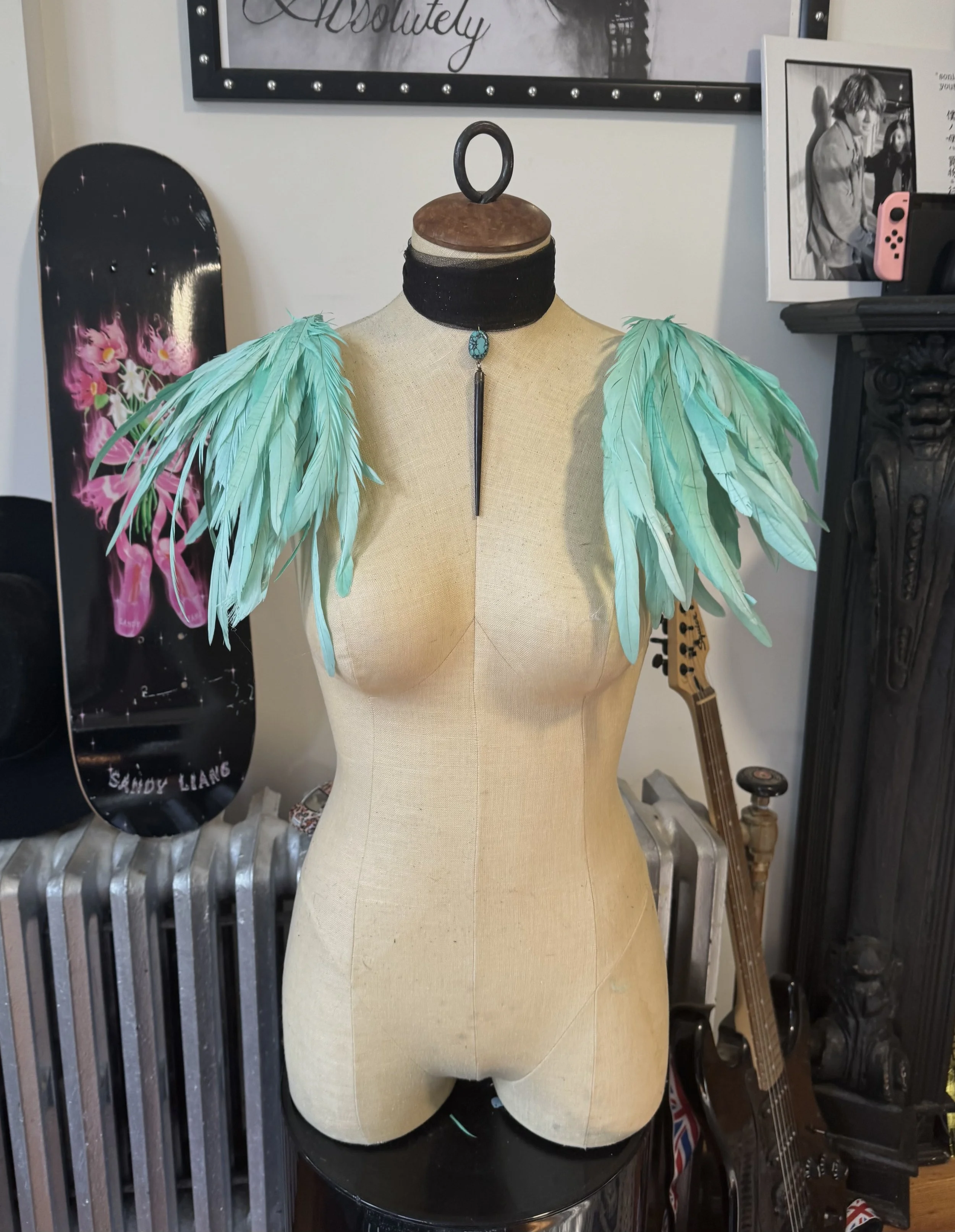 TURQUOISE FEATHER EPAULETTES