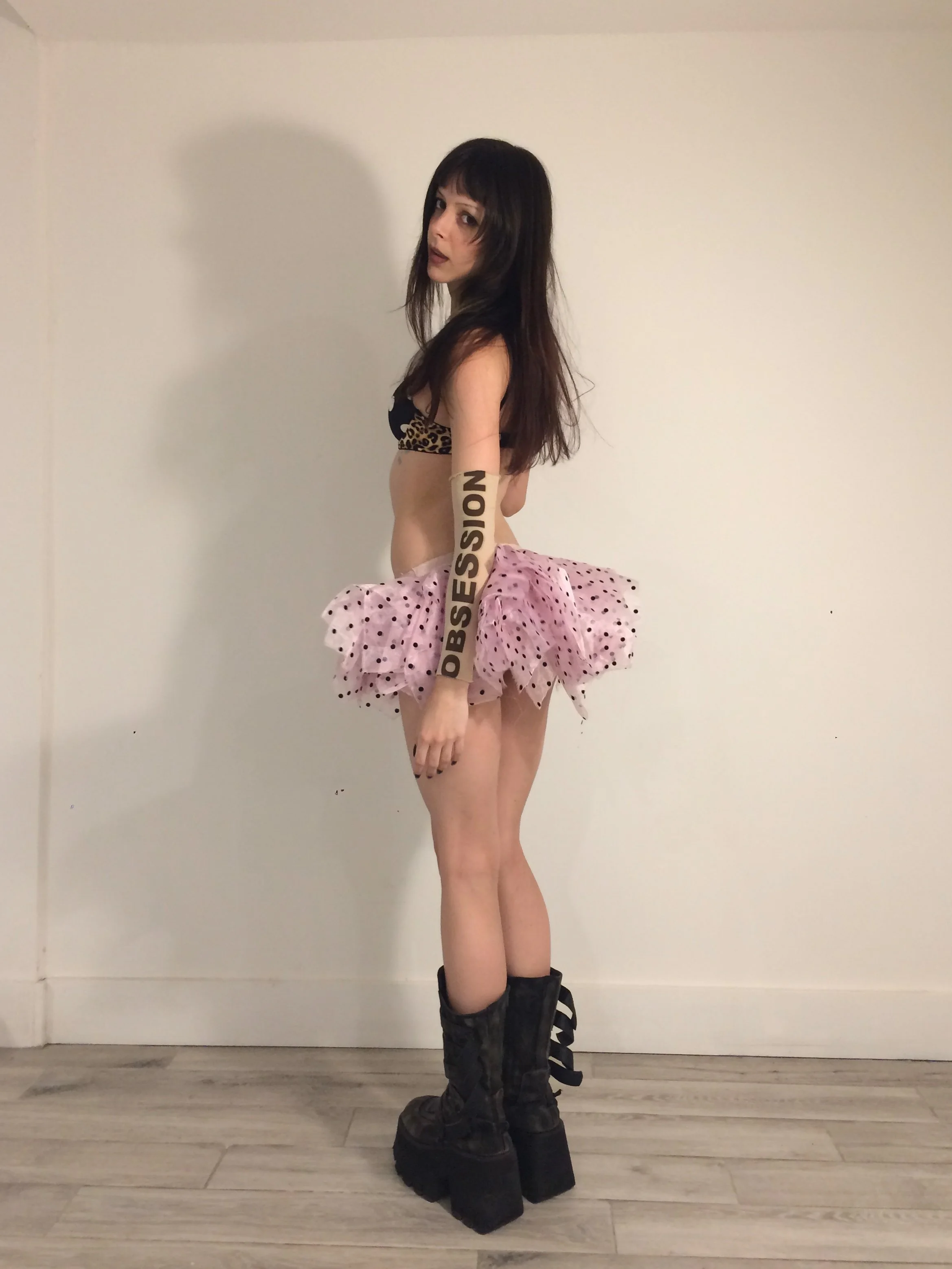 mini tutu - pink dot (one size)  ☆
text sleeve - “obsessed” (one size)