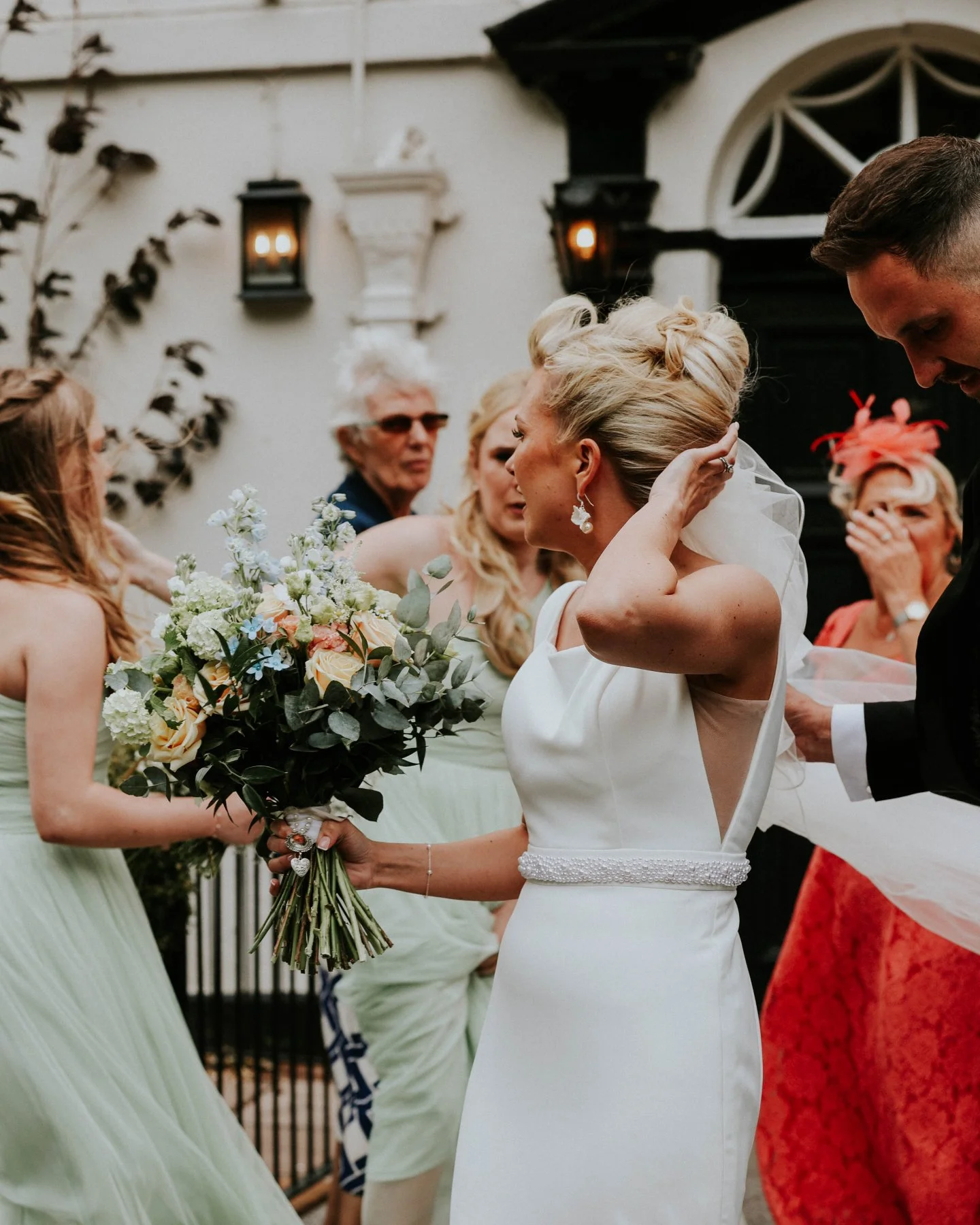Everyone around you. Exactly as it should be.

@weddingswithjaynebarri

#bridalparty #lancashireweddingvenue #summerwedding