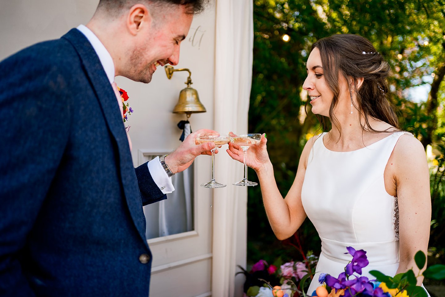 Ring for Prosecco 🥂

@jackvalentinemedia

 #weddingideas #georgianmanor #lancashireweddingvenue