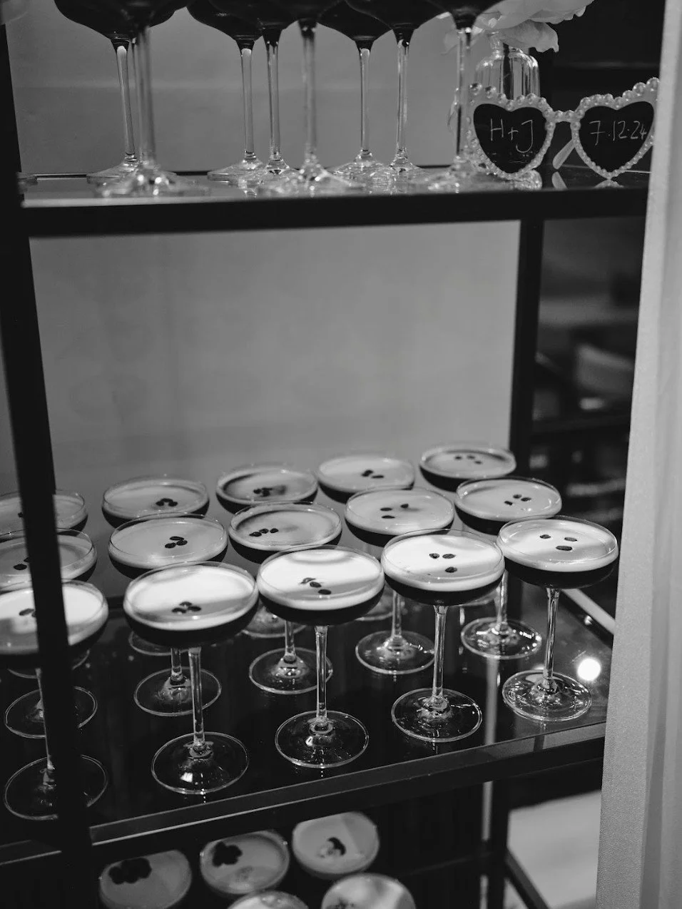 Cocktail hour, handled in-house. 

@sophielickissweddingphoto

#cocktailhour #weddingstyling #lancashirewedding