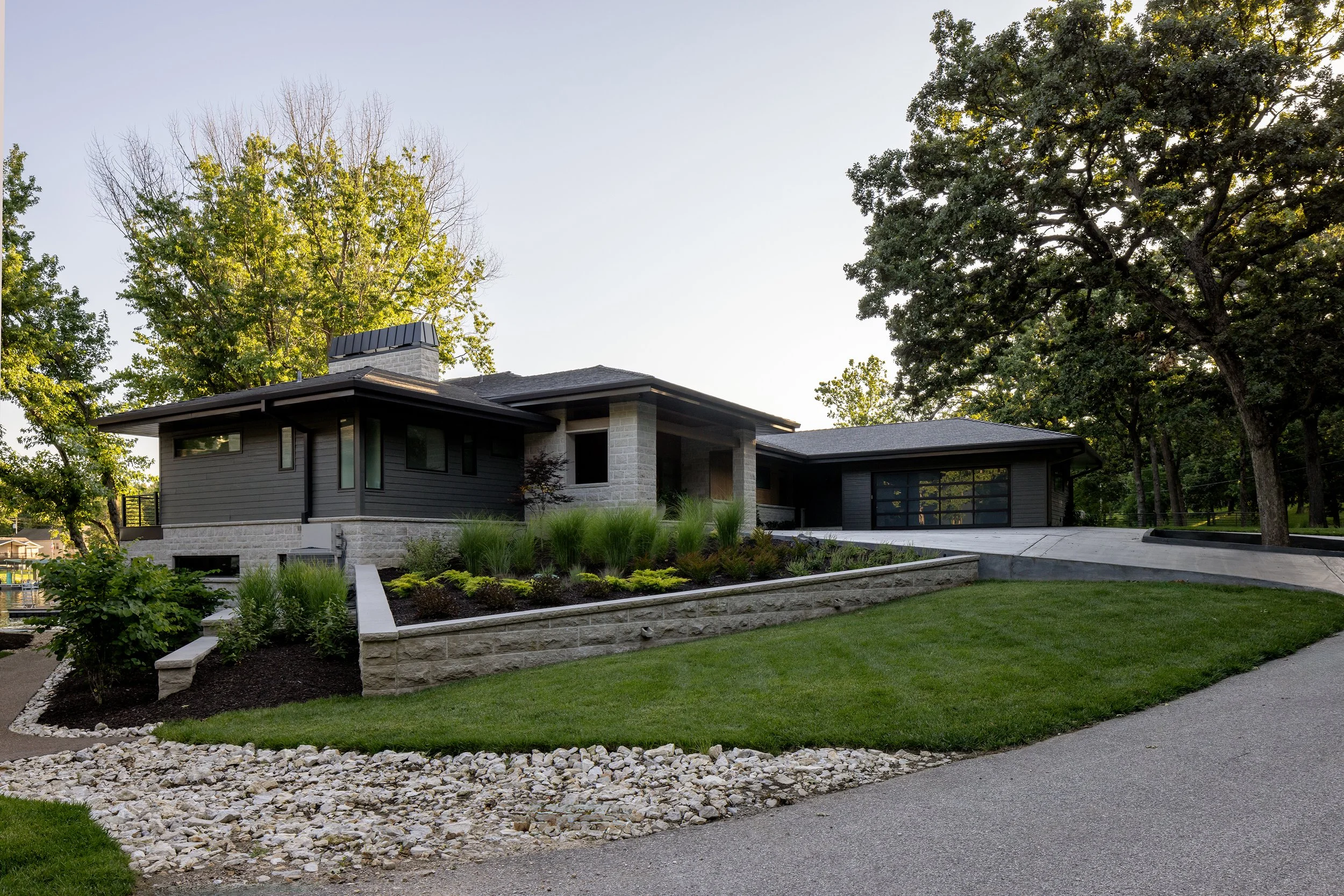 modern-lake-house-front-elevation-ozarks.jpg