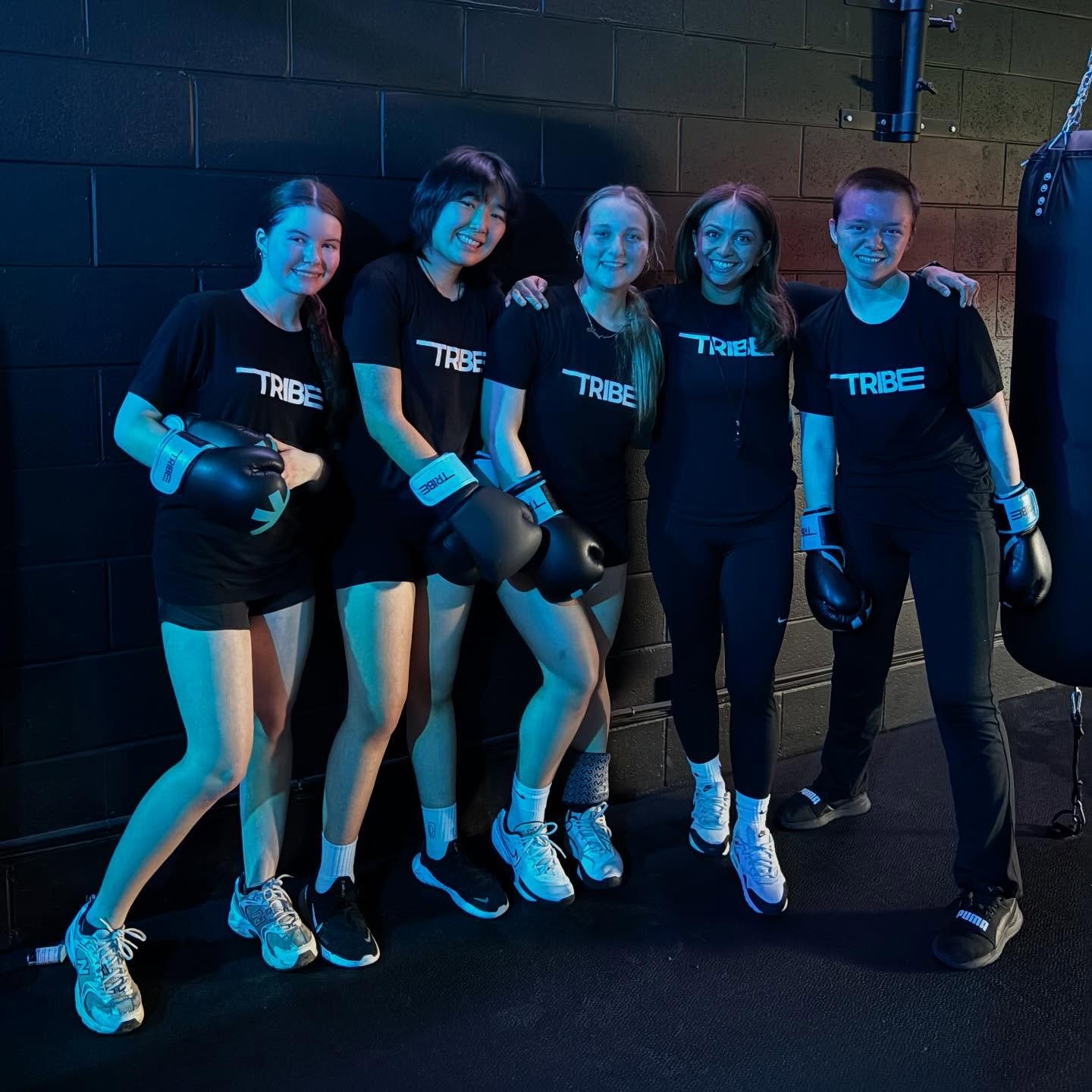 Never too sweaty for a group pic with the girls 😍