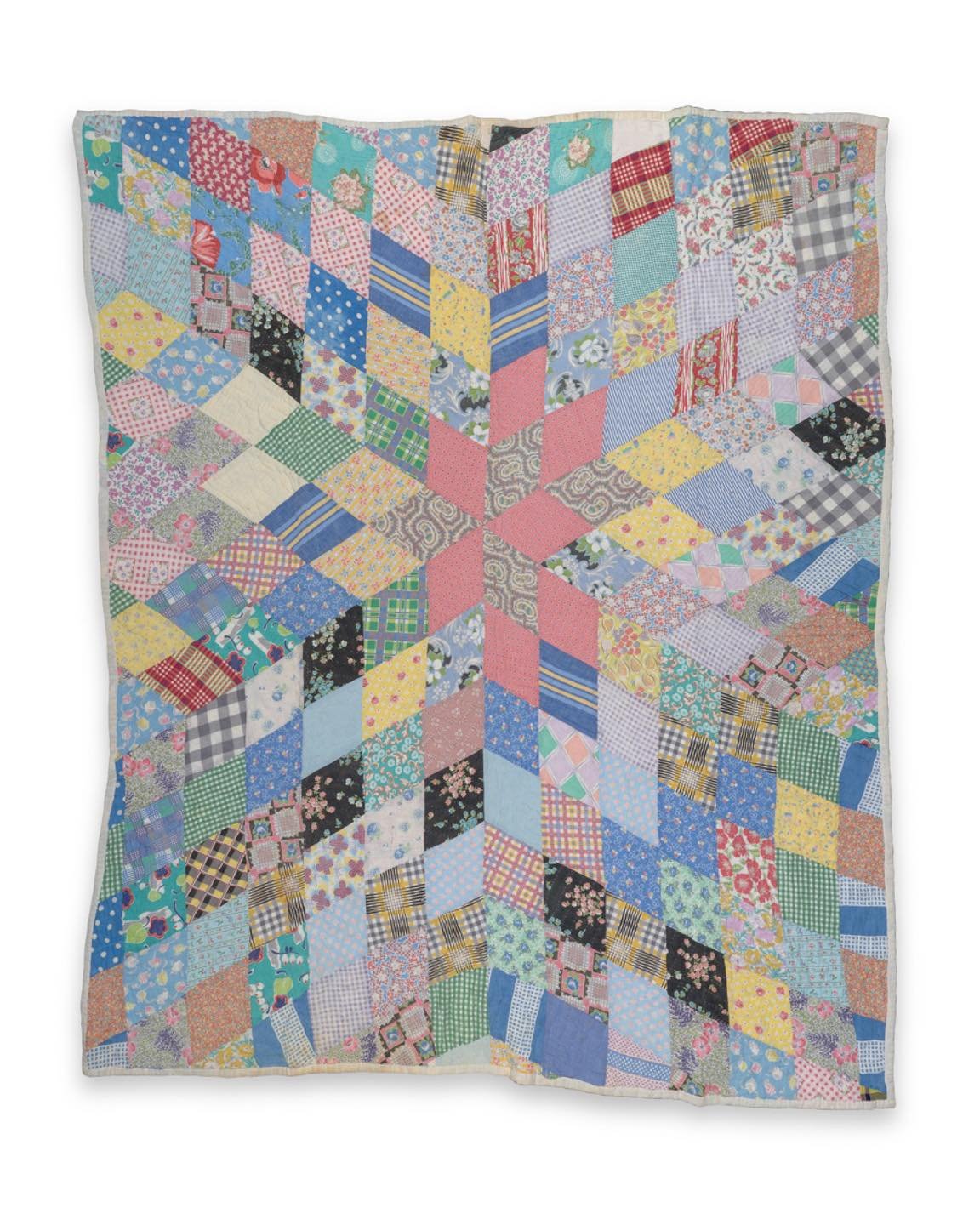 America Irby&rsquo;s Star of Bethlehem (Variation) shines with the spirit of Gee&rsquo;s Bend&mdash;radiant color, tradition, and artistry passed through generations. Wishing everyone a season filled with warmth, creativity, and community.

#SoulsGro