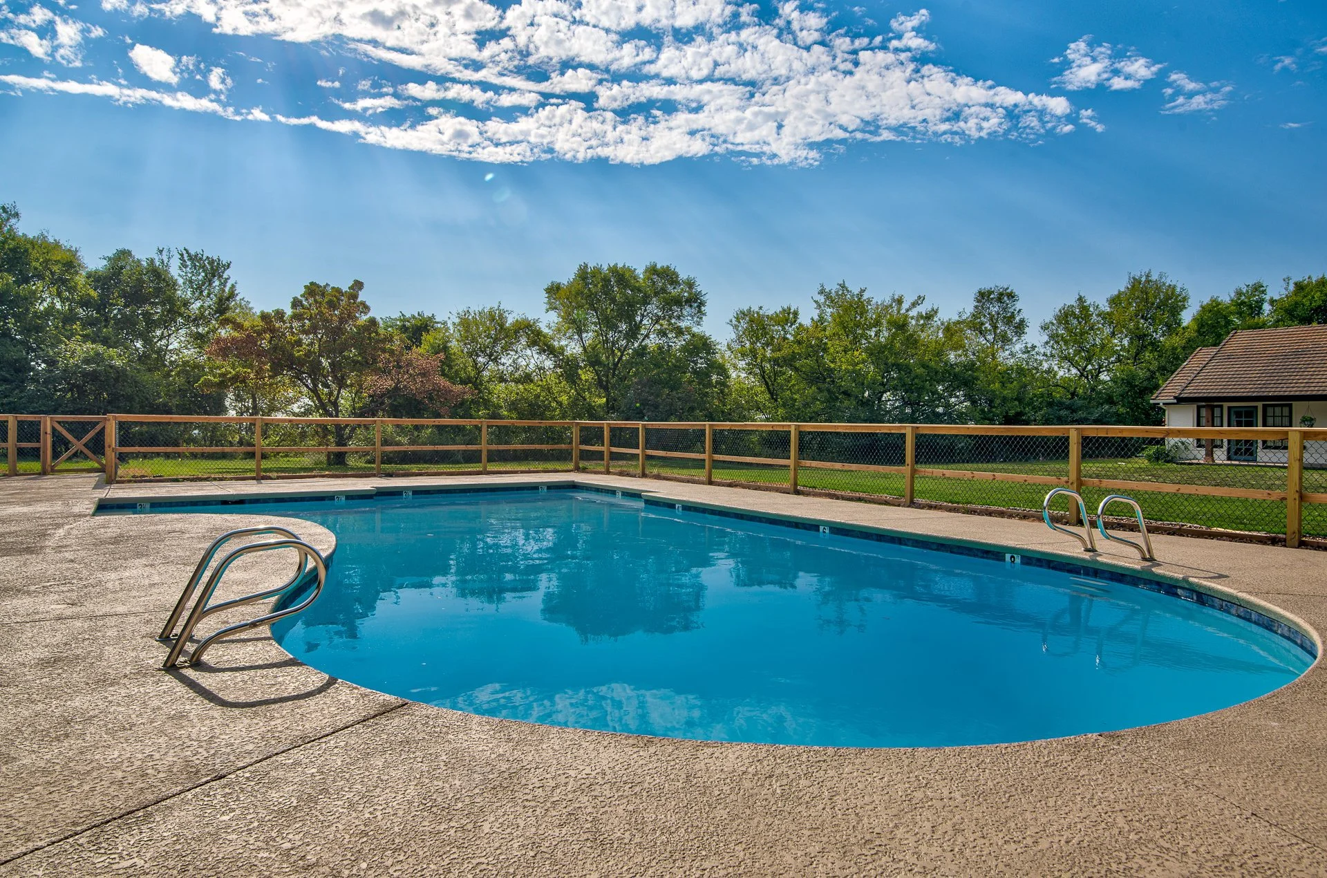 Lodging — Jarrett Farm Resort