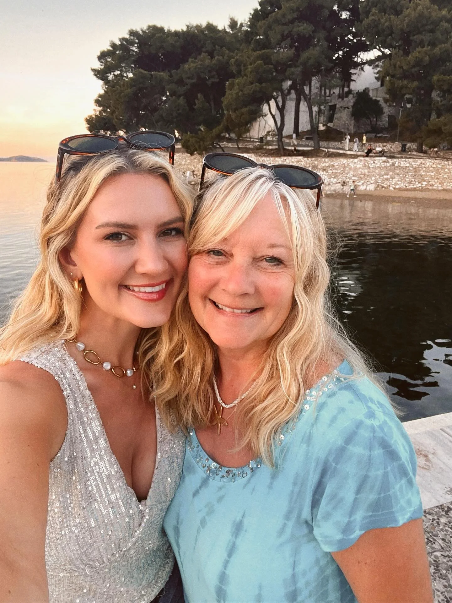 Kellie and her mamma have a special Mamma Mia tradition, so what better way to celebrate that than by going to GREECE? 

From making a suggested route and managing all travel plans, to making sure everything goes without a hitch, it was an honor to b