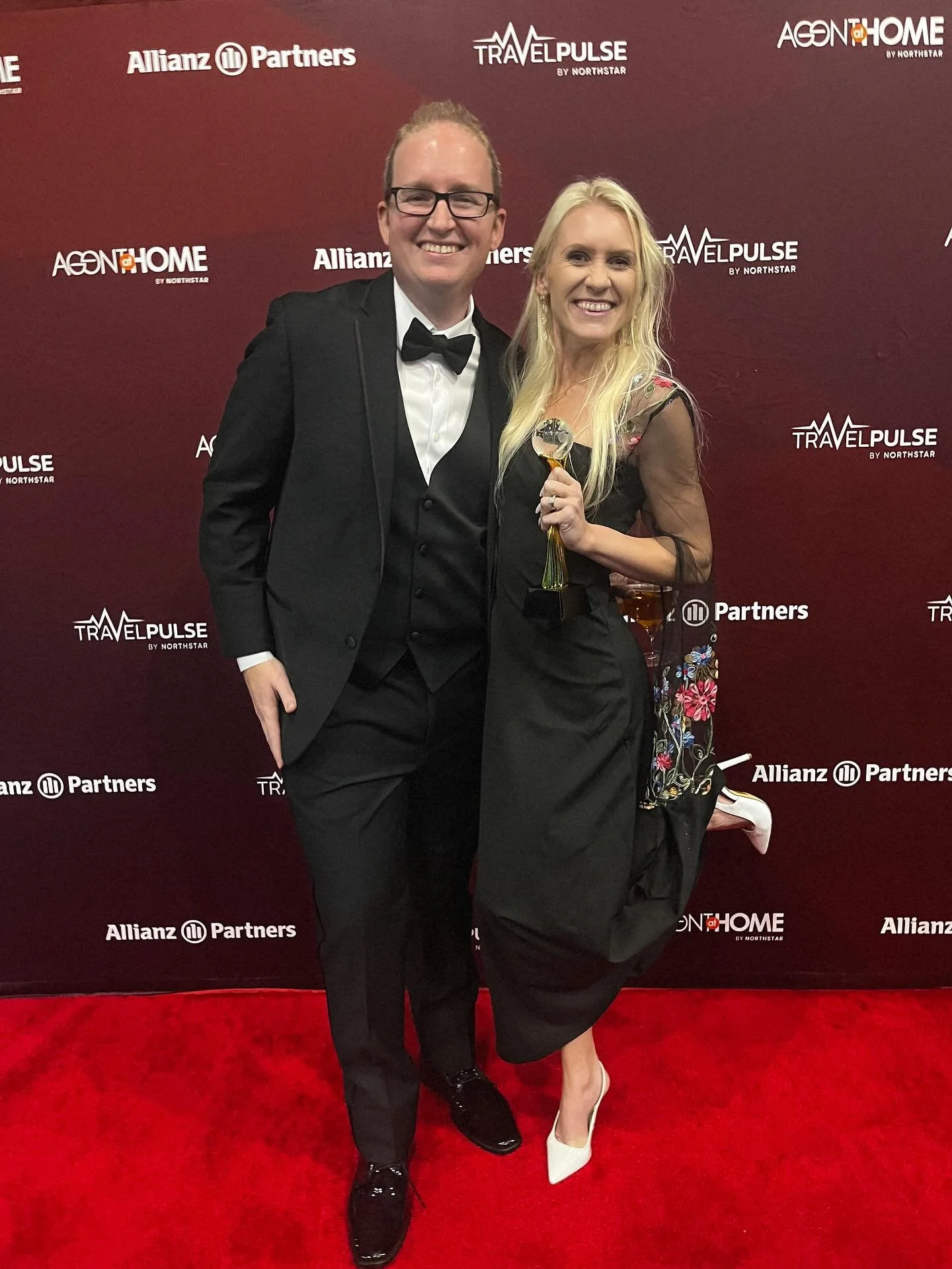 So honored to accept my 40 Under 40 award in Fort Lauderdale! 🏆 

Huge thanks to @ericbowman_ for the pic. Thanks for always being a hoot! I&rsquo;ll try not to accidentally interrupt your next podcast recording if you promise not to spill beer &mda